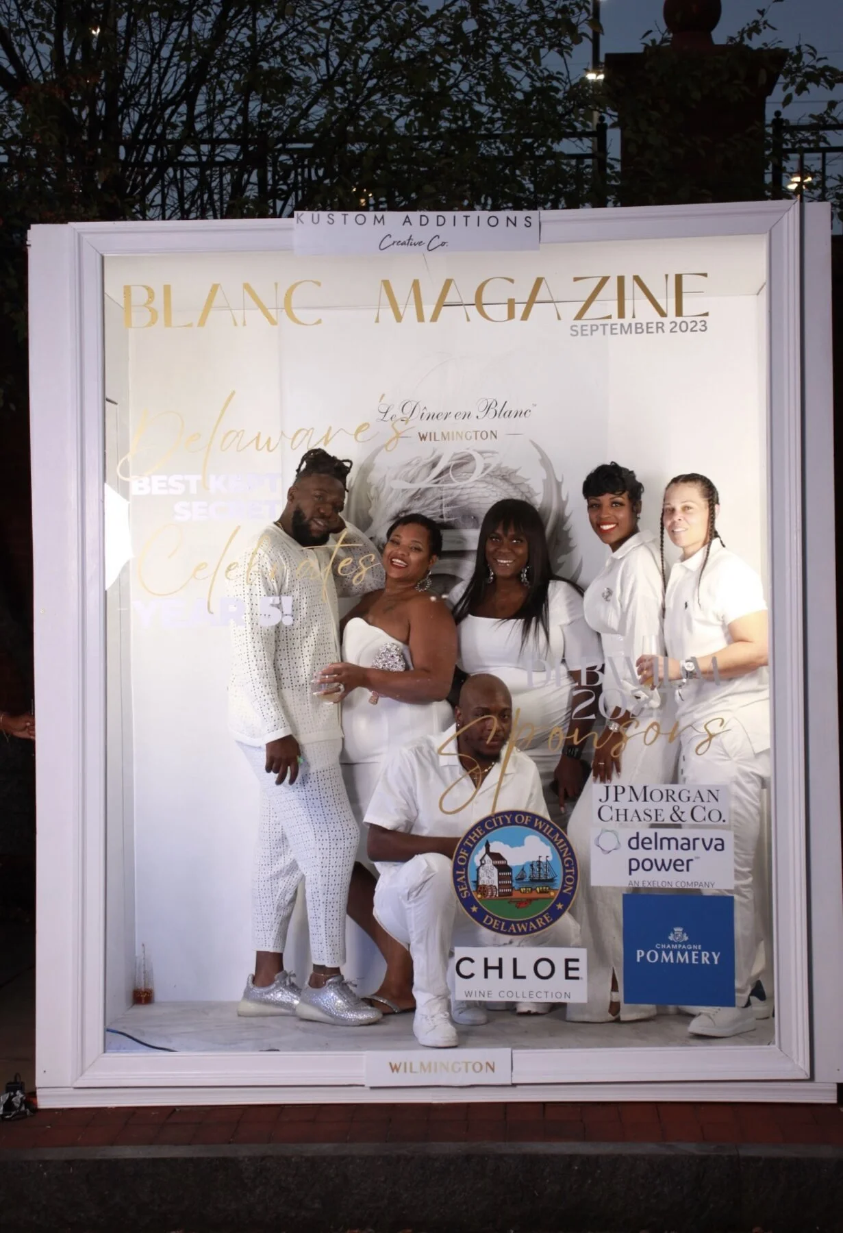 07-deluxe-magazine-booth-blanc-group-nine.jpg