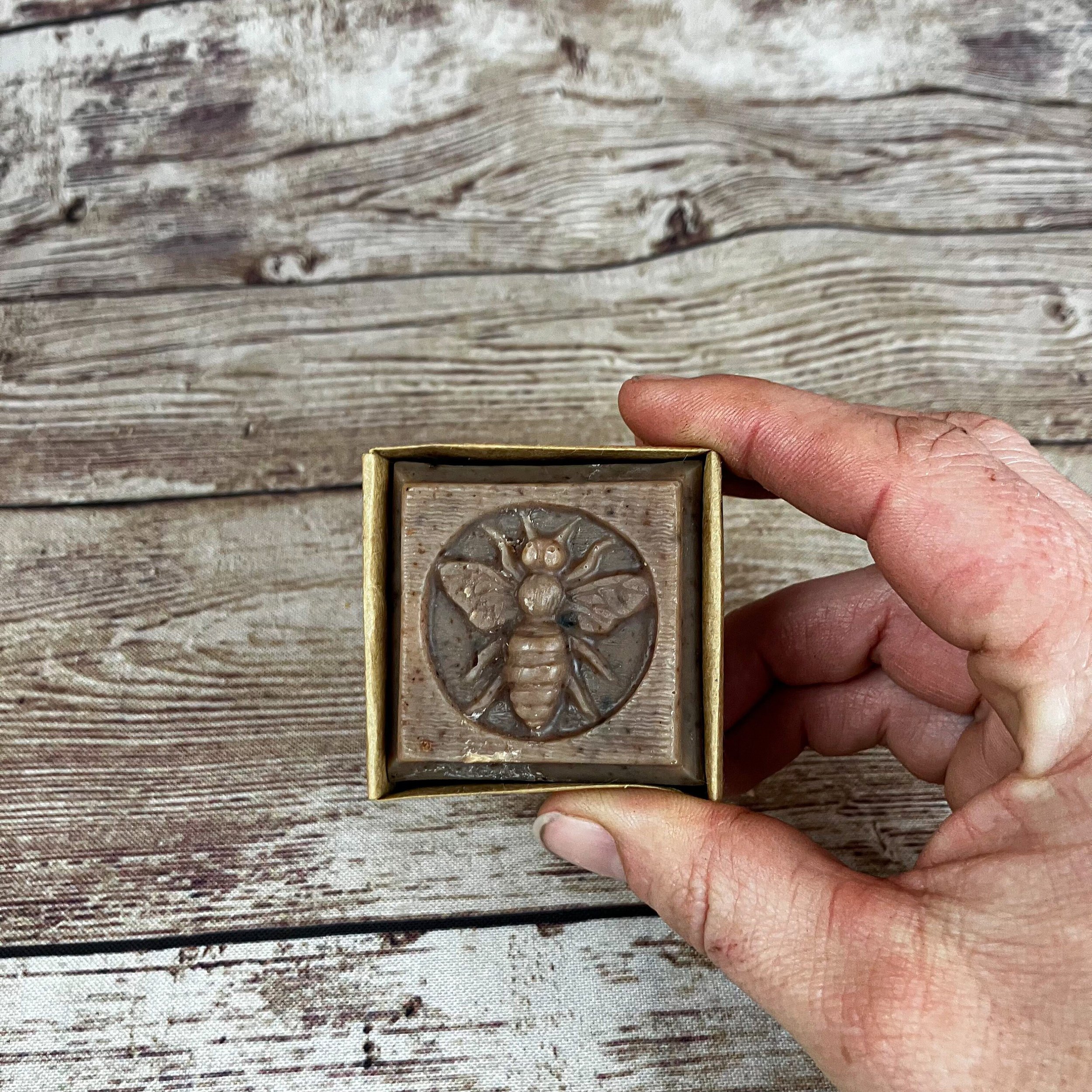 https://i.etsystatic.com/10737350/r/il/d1f4bd/5672870132/il_fullxfull.5672870132_ammh.jpg