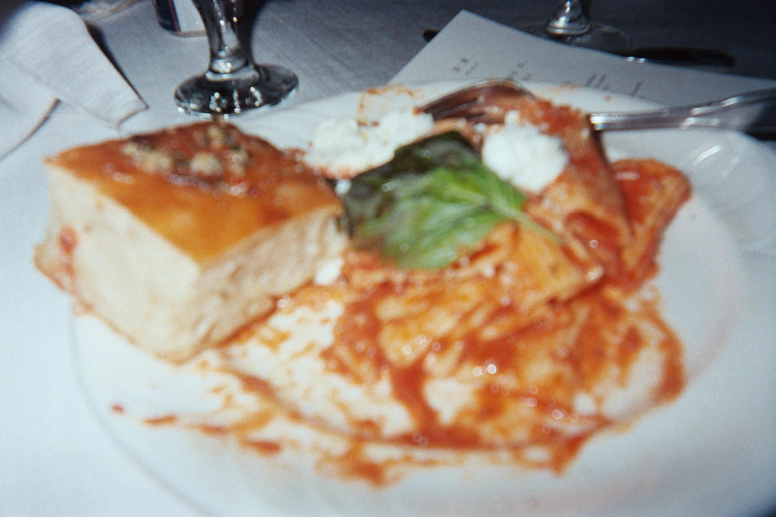 8852tAA013A.jpg