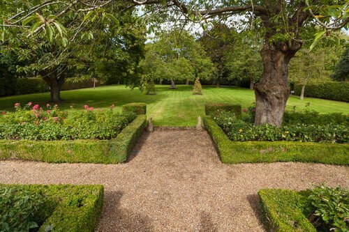 The-Quaives-retreat-venue-uk-amenities-garden-area-2.jpg