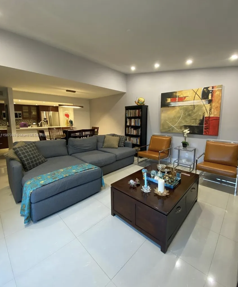 12350 NW 12th Ct Pembroke Pines, FL 33026