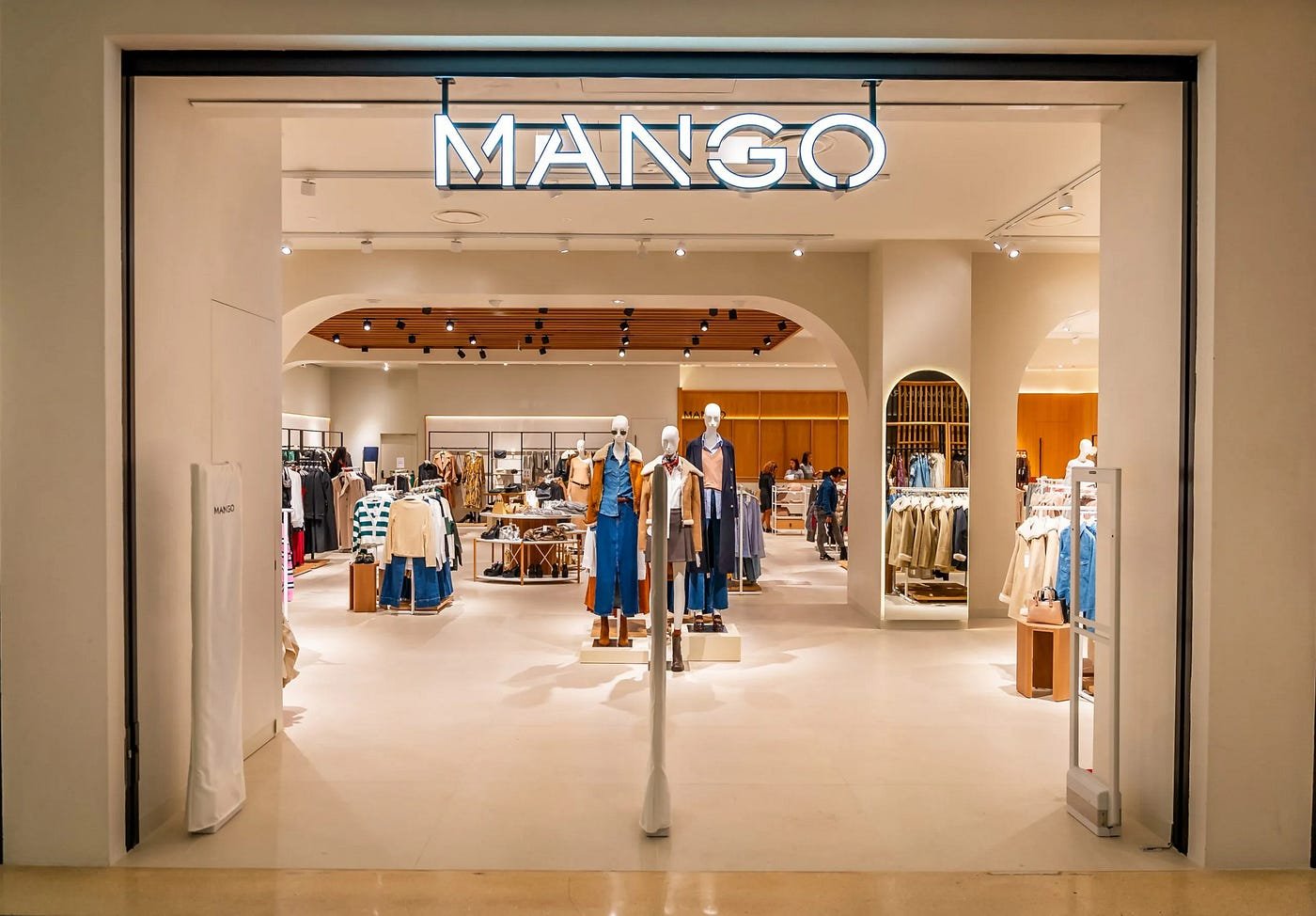 MANGO-store.jpg