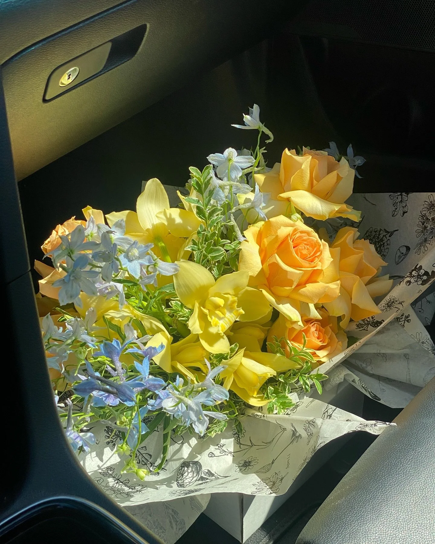 pov your flowers are on the way🤭🌼

#lasvegasflorist #flowerdelivery #flowerarrangement