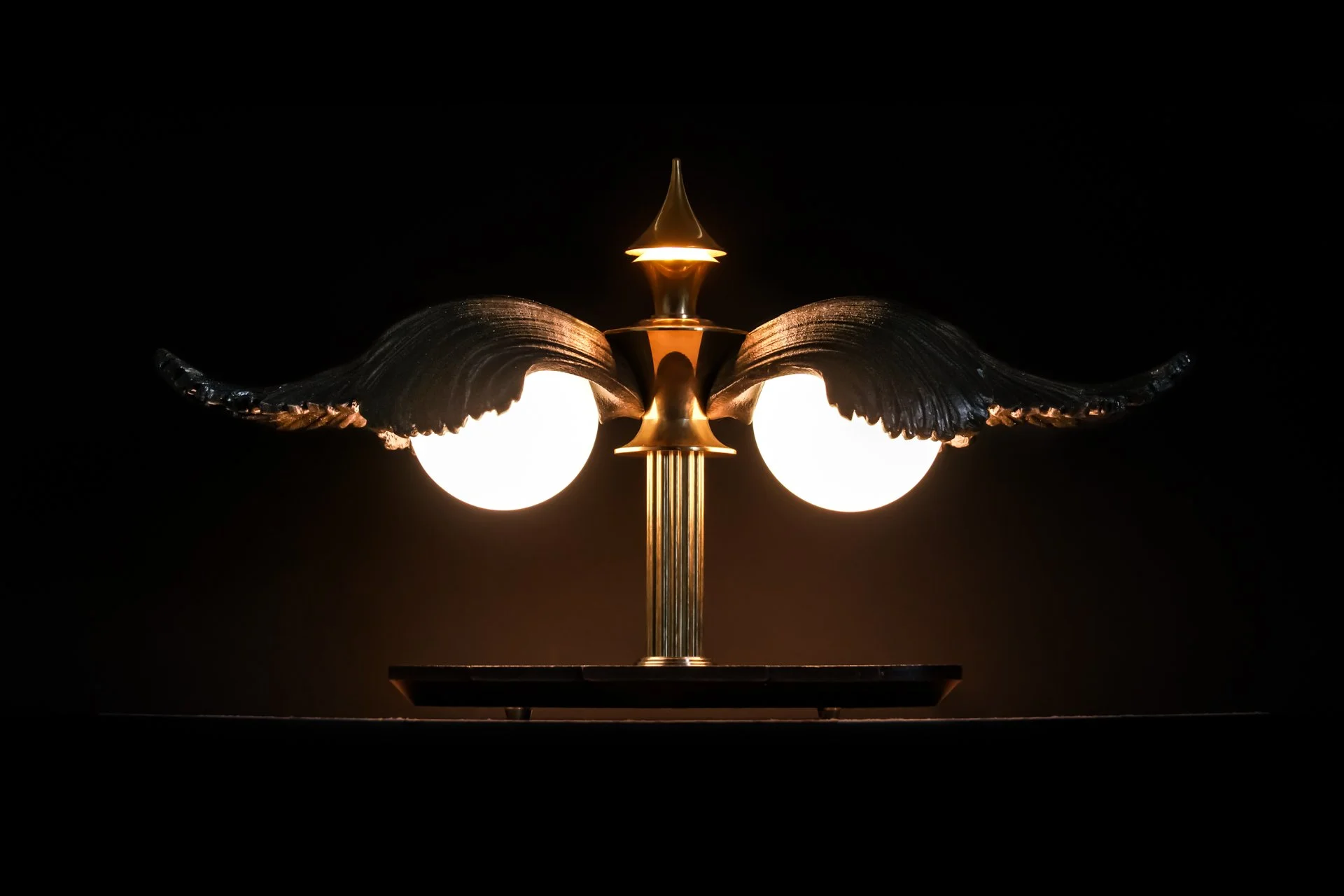 Acanthus Lamp