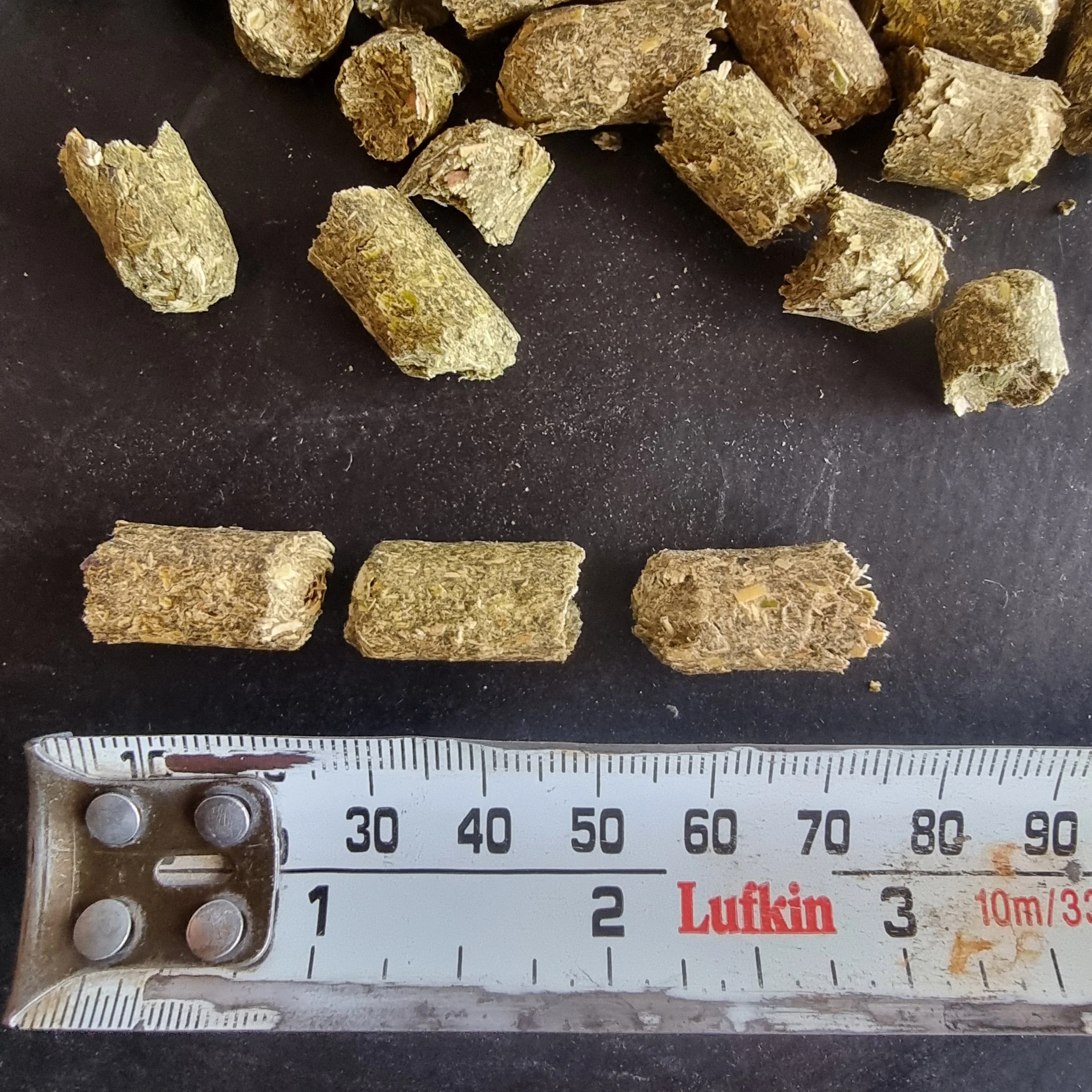 Lucerne Pellets size