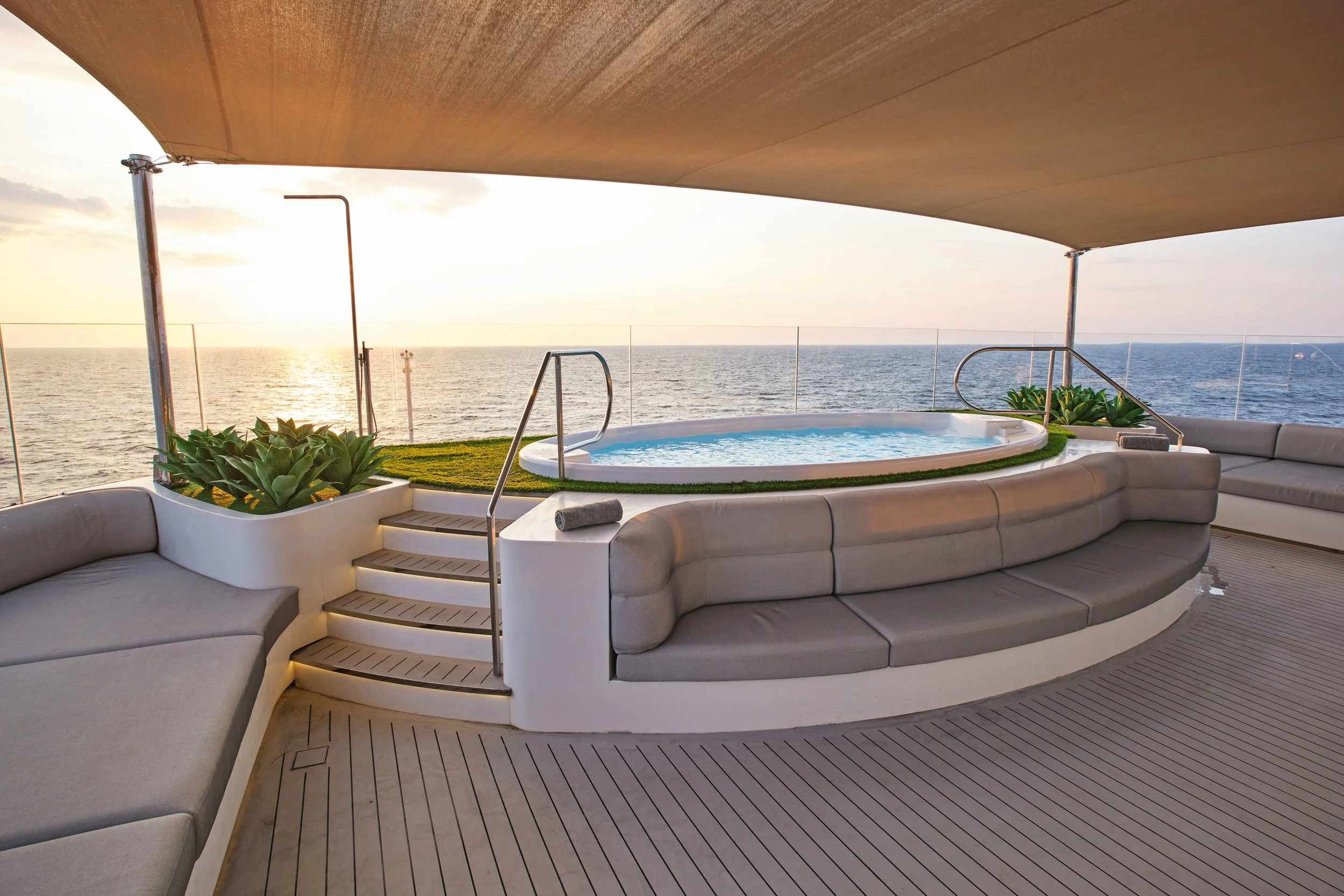 Public Areas - Sky Bar 002.jpg