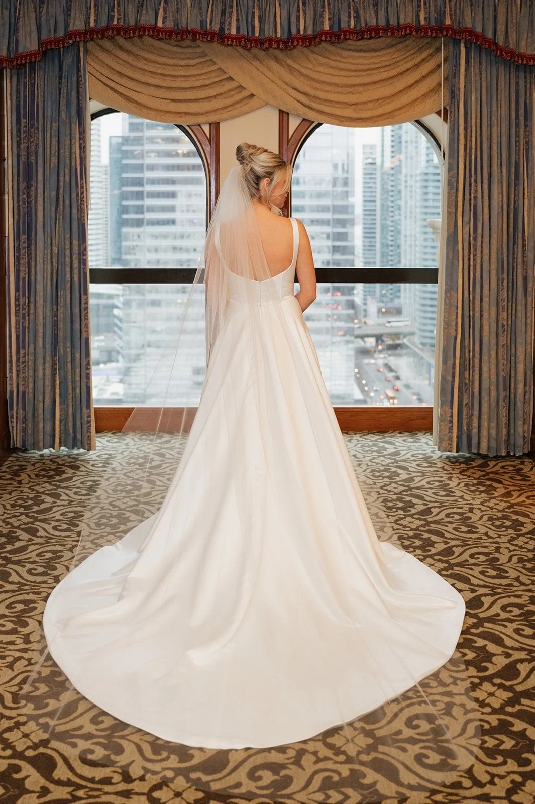 Bride getting ready at Fairmont Royal York