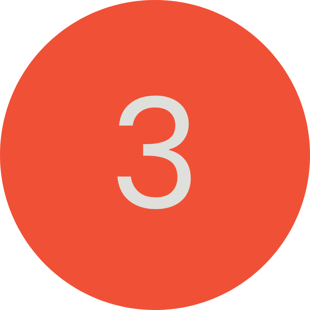 Red circular countdown timer with the number three in white.