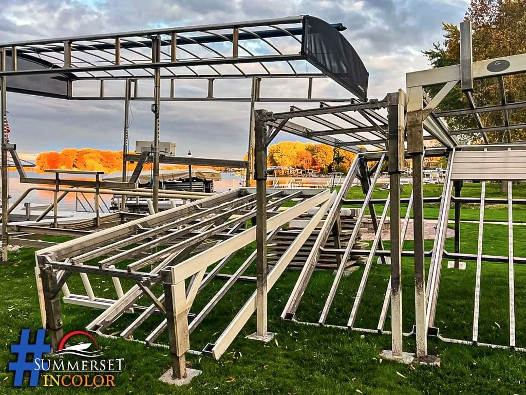 Even in the off-season, this Lifetime Minimalist pier stands out. Nestled in fall color on Pewaukee Lake&rsquo;s Starke Bay, it&rsquo;s a reminder that well-built designs leave a mark year-round. 
Big thanks to Larry &amp; Julie O&rsquo;Brien for sha