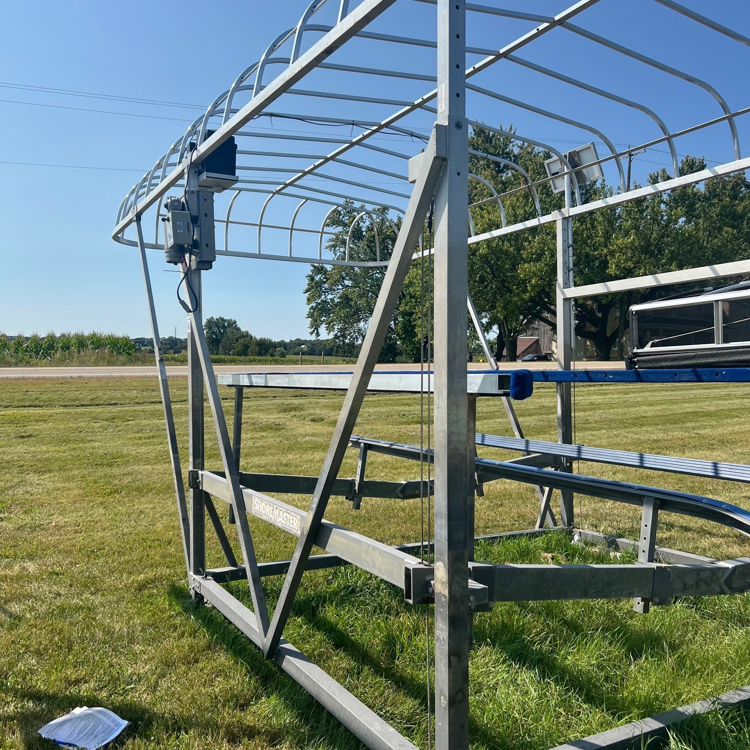 Used ShoreMaster 4,000lb Boat Lift – 120″ Wide (871-087)