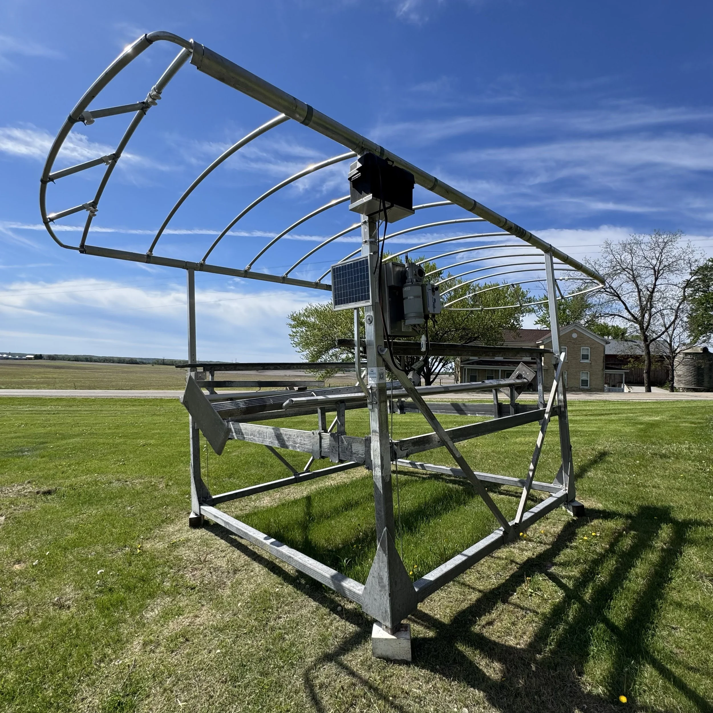 Used LakeShore 4,000 lb Electric Pontoon Lift – 120" Wide with 24' Canopy Frame (870-266)