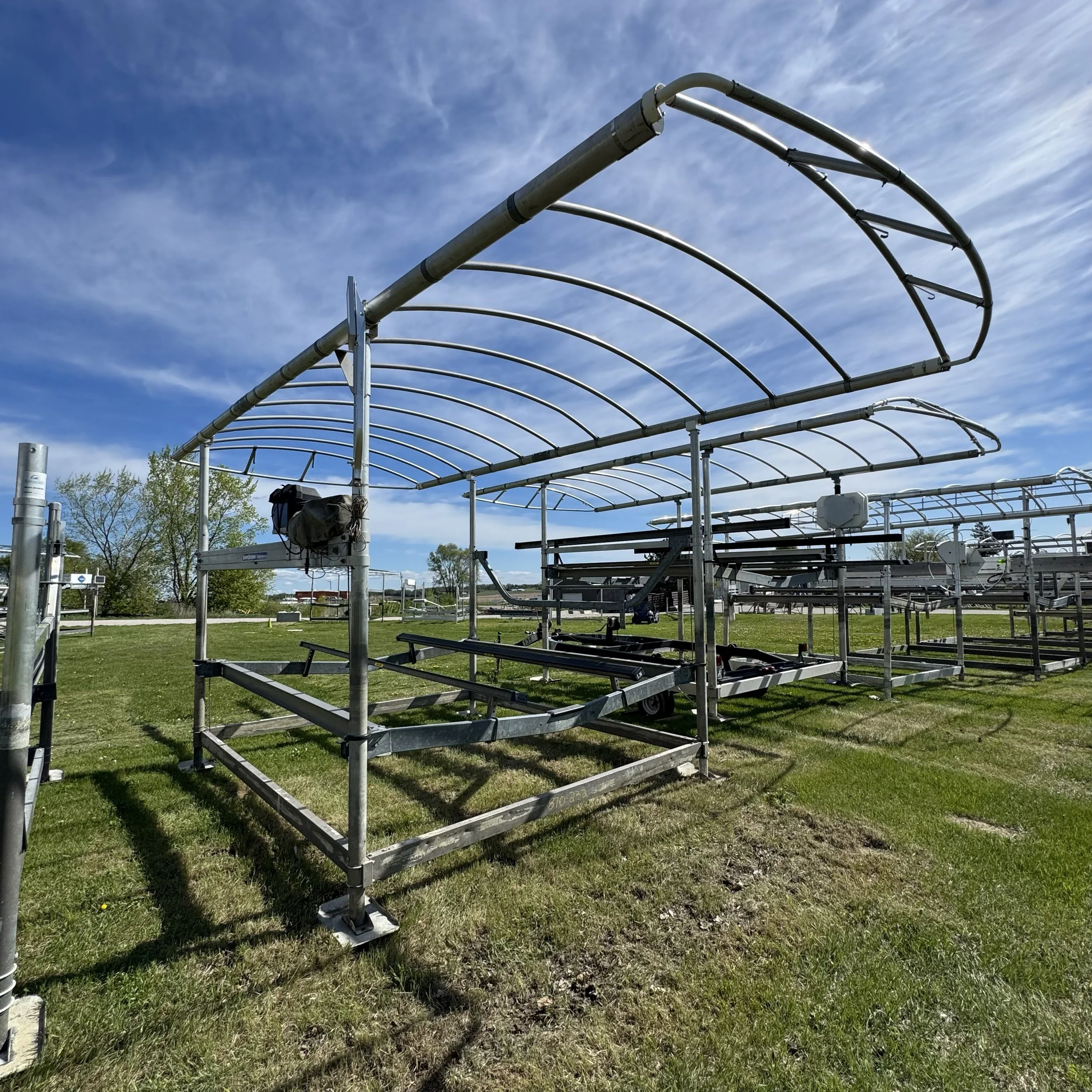 Used ShoreStation Hydraulic Boat Lift – 4,000 lb, 120" (870-232)