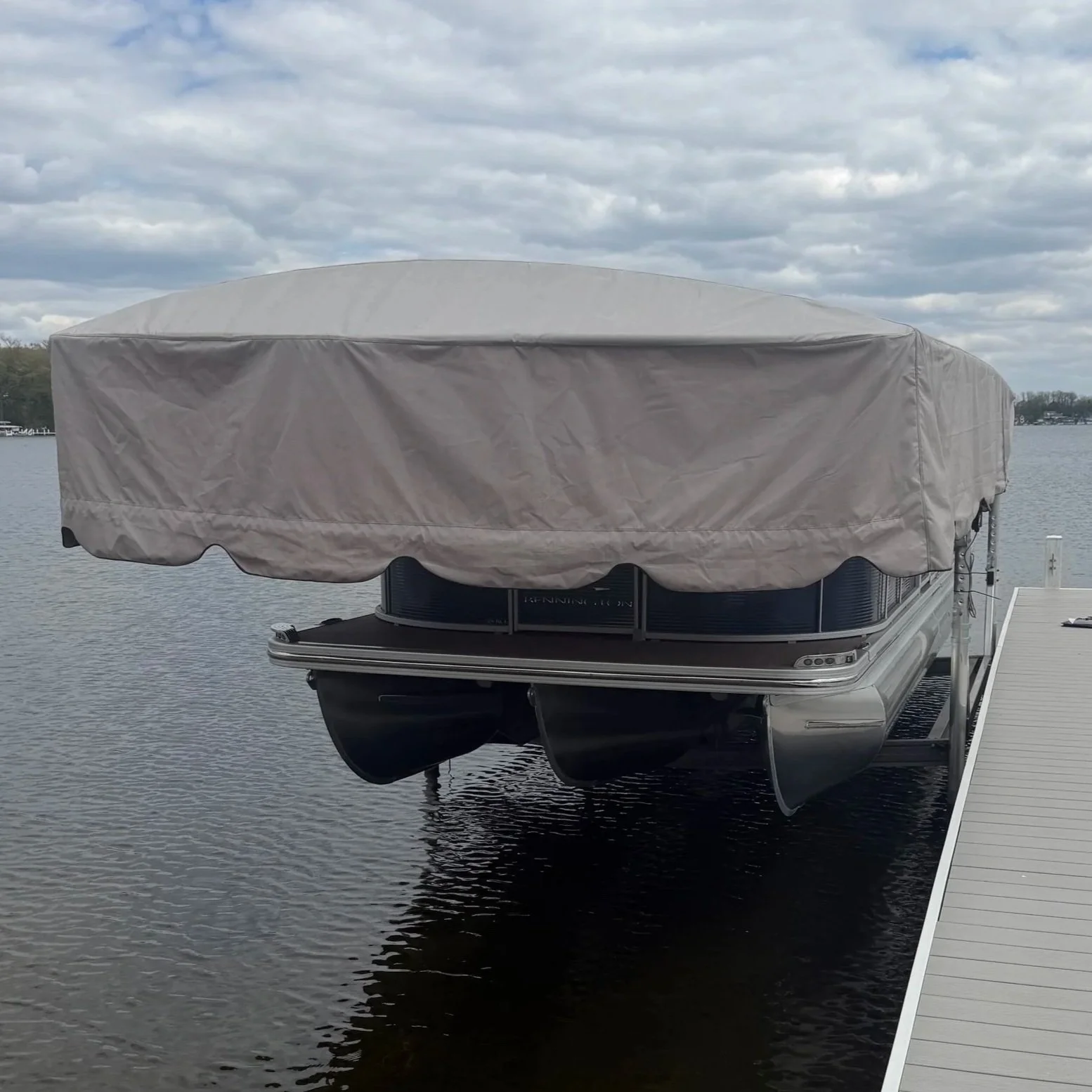 Used ShoreStation Hydraulic Boat Lift – 5,000 lb Capacity, 120