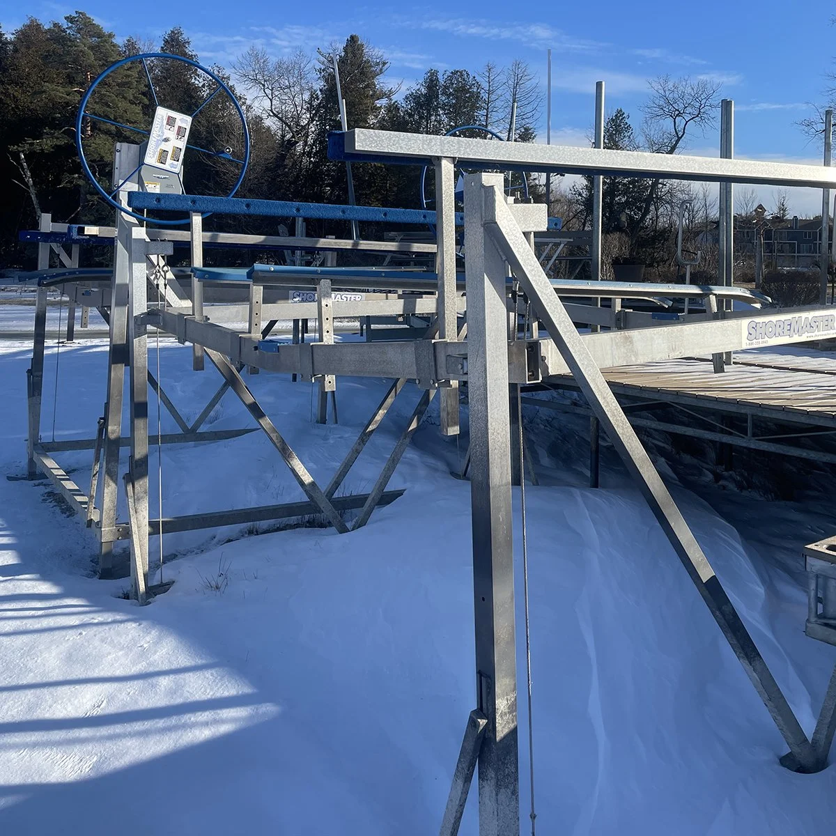 Used ShoreMaster 3,000lb Manual Vertical Boat Lift (870-275)