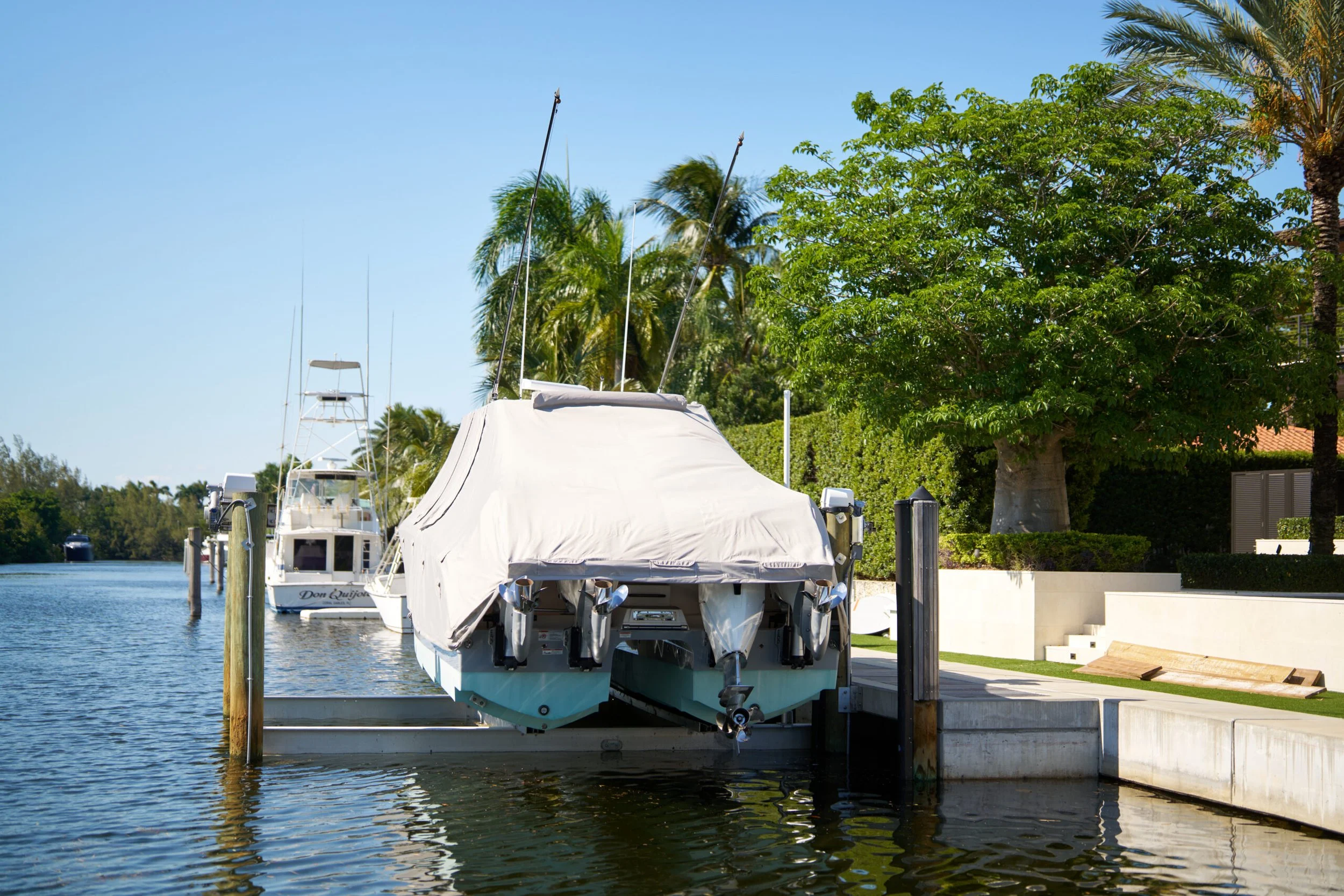 Golden 20k Gatorvator Lift