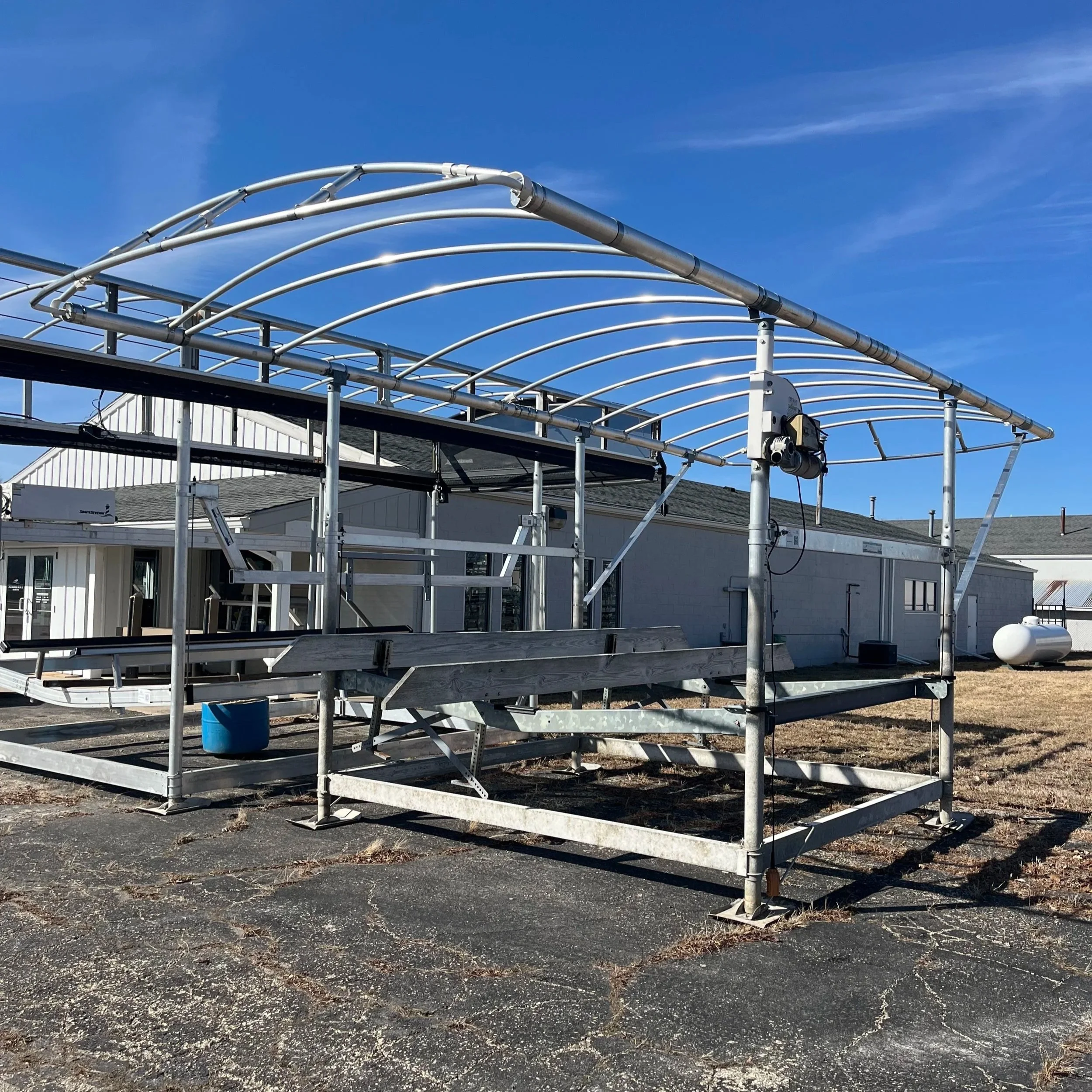 Used ShoreStation 4,000lb Pontoon Lift – Electric AC (Lift Tech) (870-139)