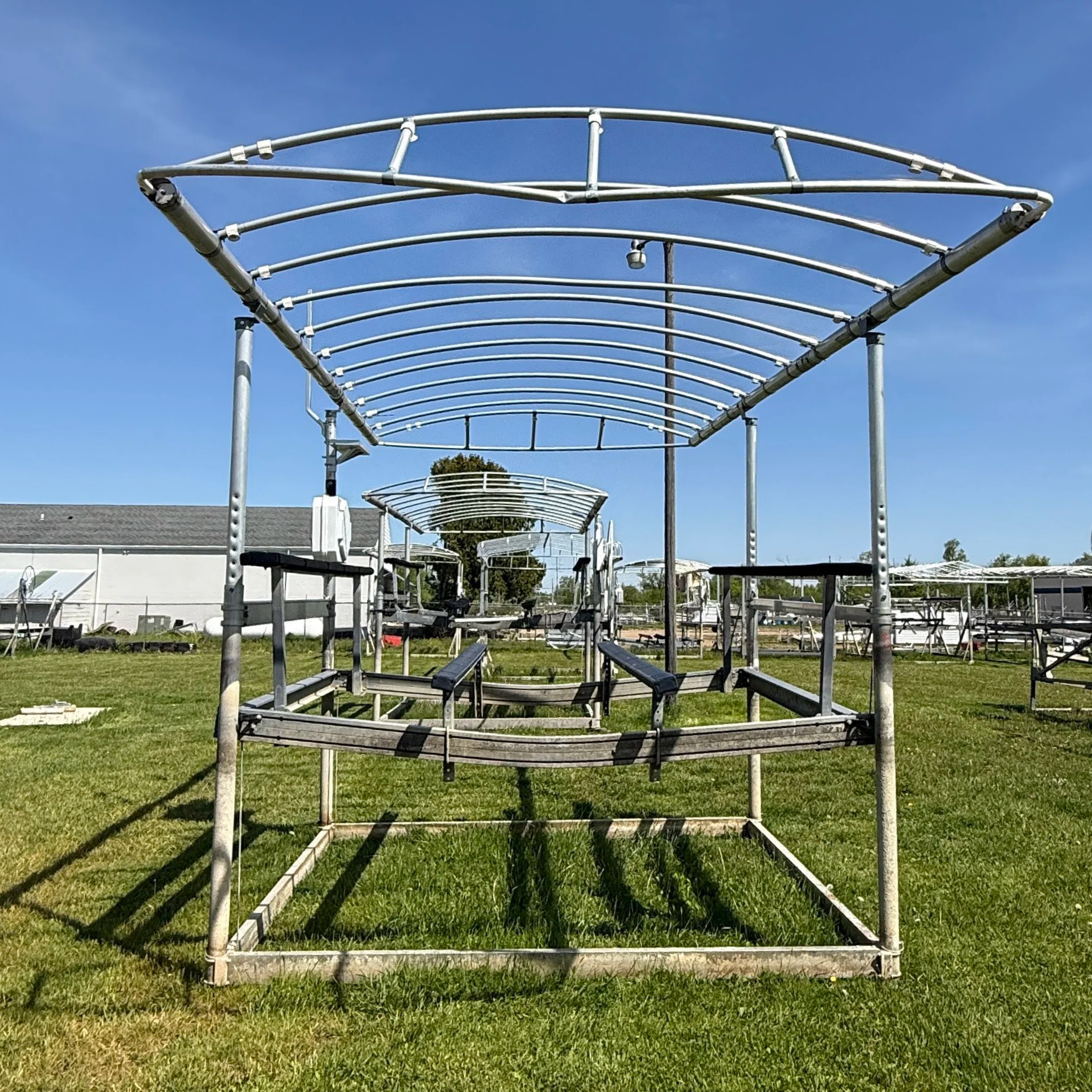 Used ShoreStation 4,000 lb Hydraulic Boat Lift – 120″ Wide (Left Set) (870-282)