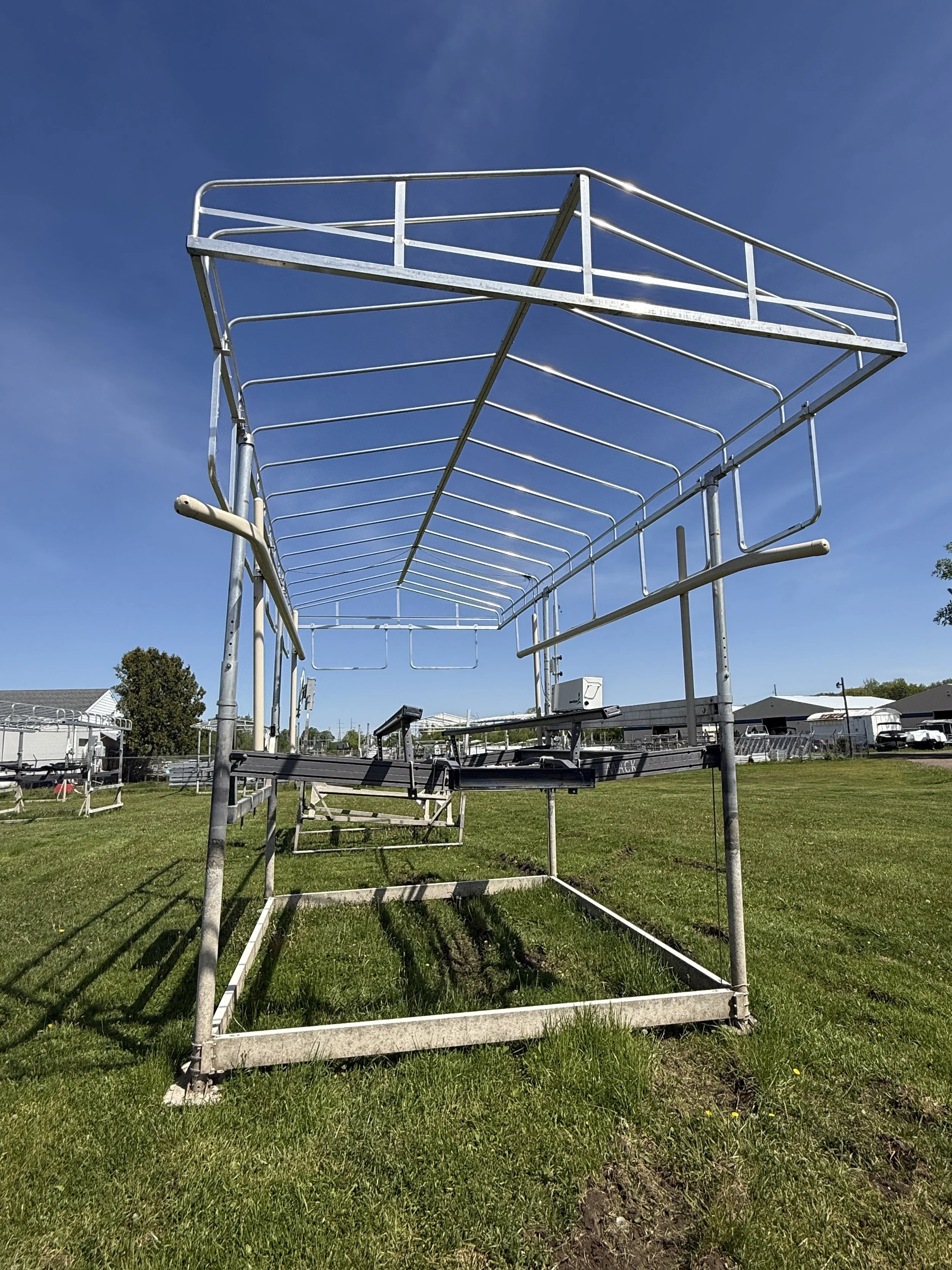 Used ShoreStation Hydraulic Boat Lift – 6,000 lb, 120
