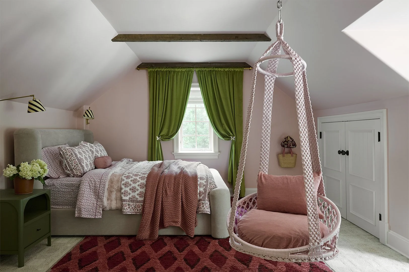 darby_lores_bed_05.jpg