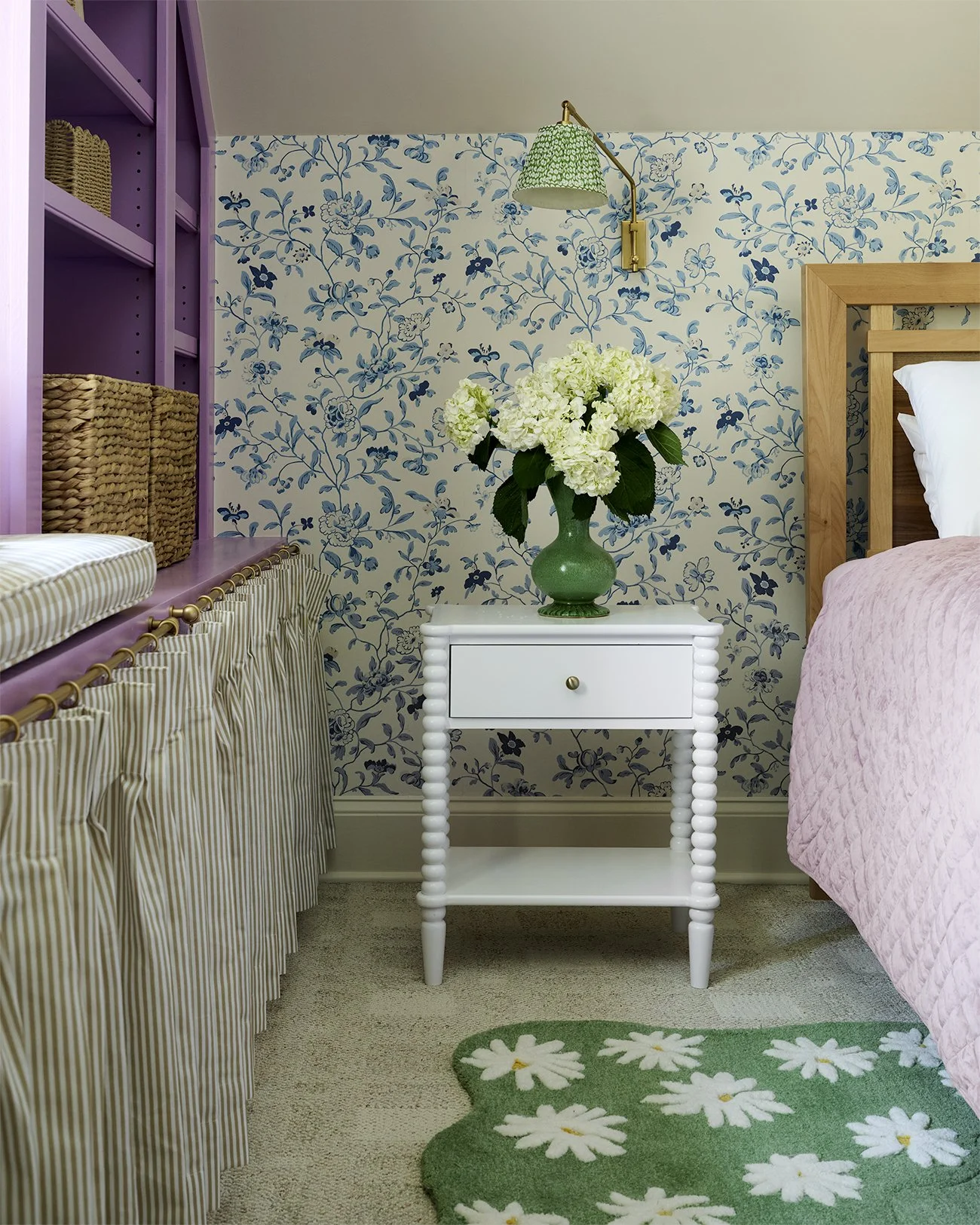 darby_lores_bed_02.jpg