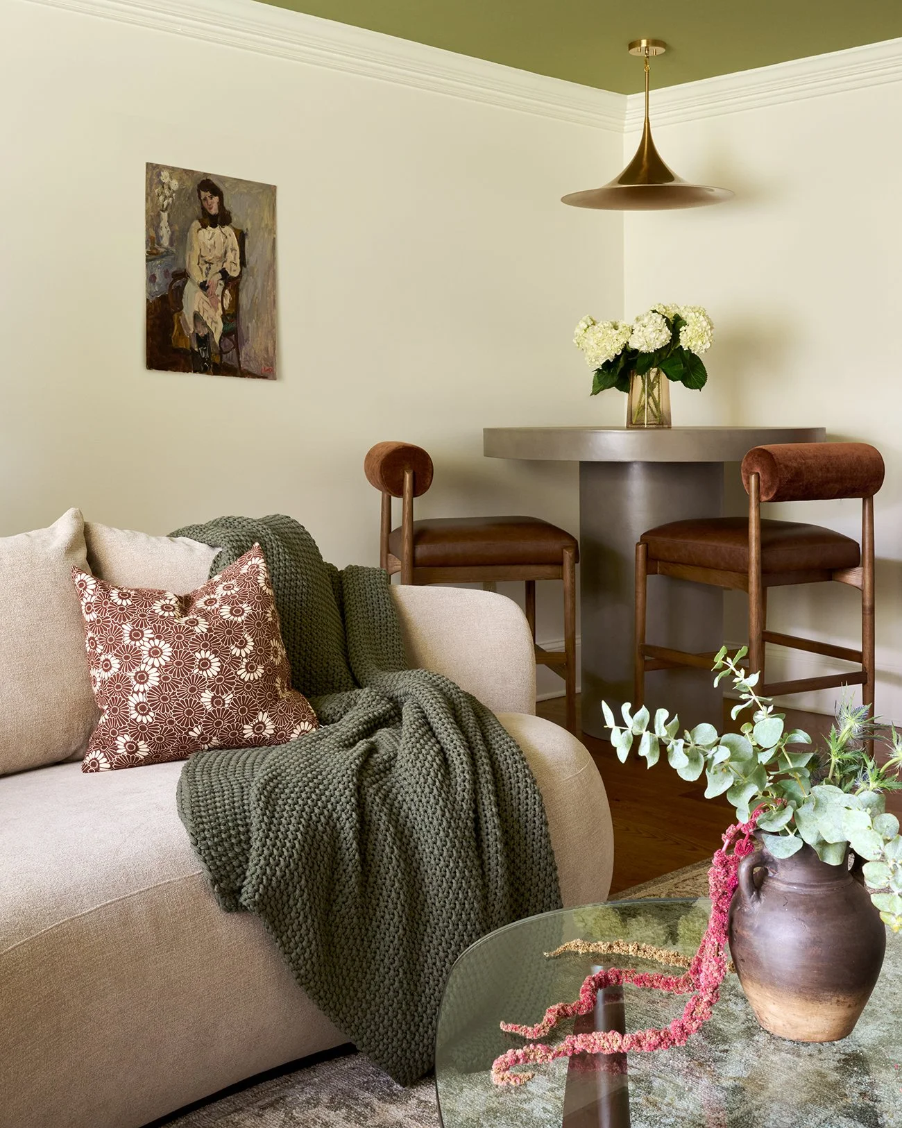 darby_lores_living_05.jpg