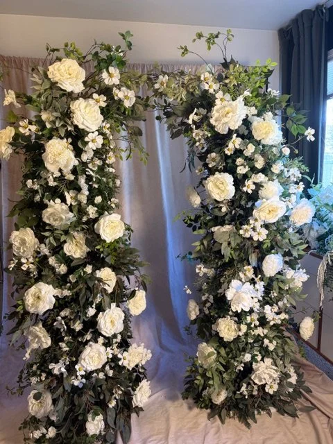 green and white arch $500