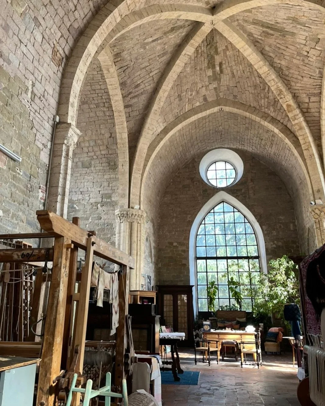 Postcards from Perugia💌

Featuring: two hour lunches, a fashion show in a 400 year old theatre and an entire clothing collection made out of paper. 

The Italy adventure isn&rsquo;t over yet though, our fashion grad Kross showed their collection in 