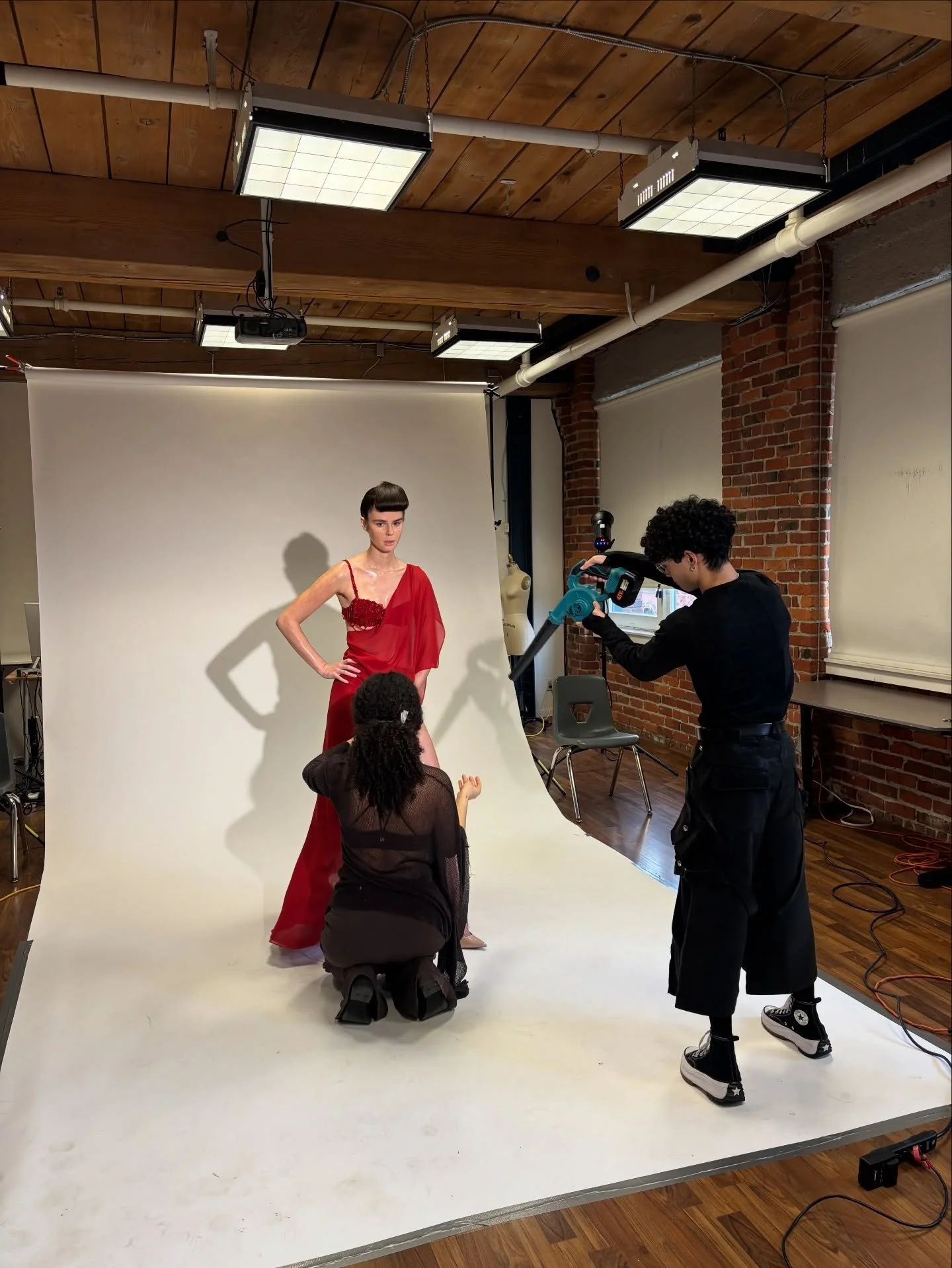 Congrats to our FAD class who graduated earlier this week! They had their final collection photoshoot today, here are some BTS shots from it. 

We can&rsquo;t wait to share everyone&rsquo;s final collections in the next couple of weeks!🎓

P.S.
Can y