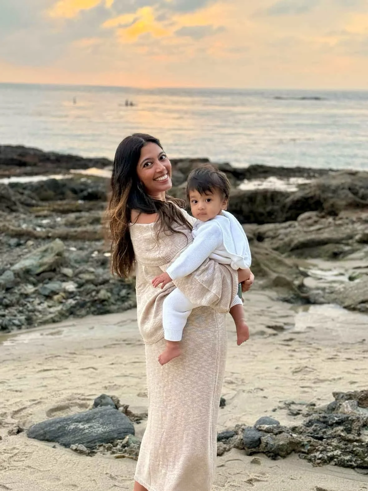 ⭐️🎁🎄12 DAYS OF BABIES!!!🎄🎁⭐️ 

Beautiful family &amp; little Jaz digging into his snack!! 🥹🥹🌊