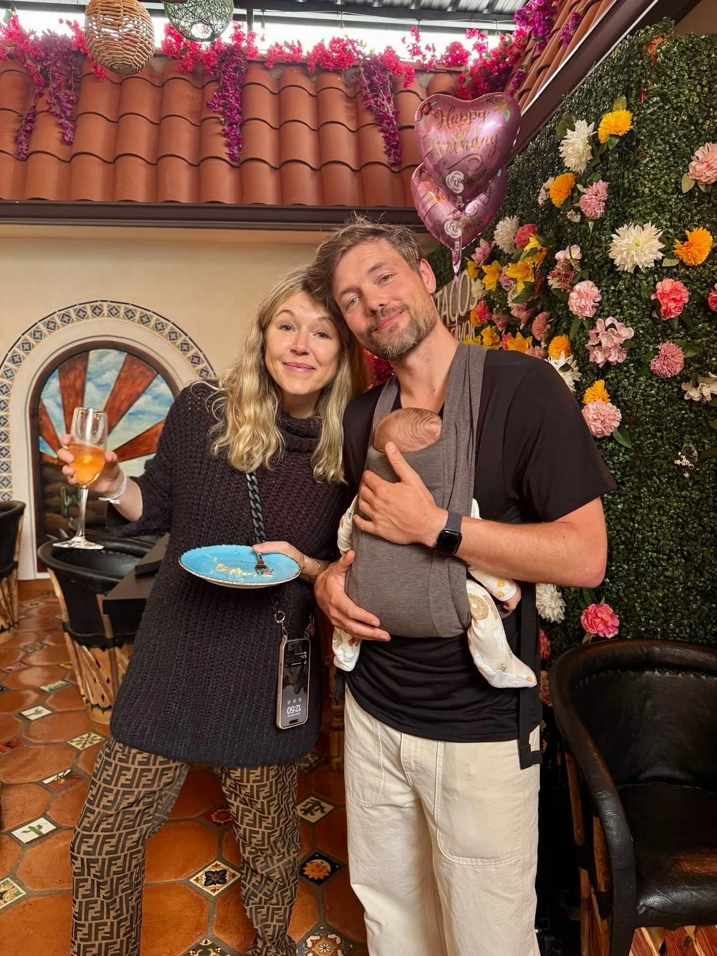 HAPPY NEW YEAR Colin Tribe! 🥂🌟🎊 Thank you all for making our 2025 so amazing! Cheers to new beginnings, laughter, love, &amp; fulfillment for 2026.💞

Dad with the little one &amp; Mama with the champagne &mdash; Sophie knows how to celebrate!! 🍾