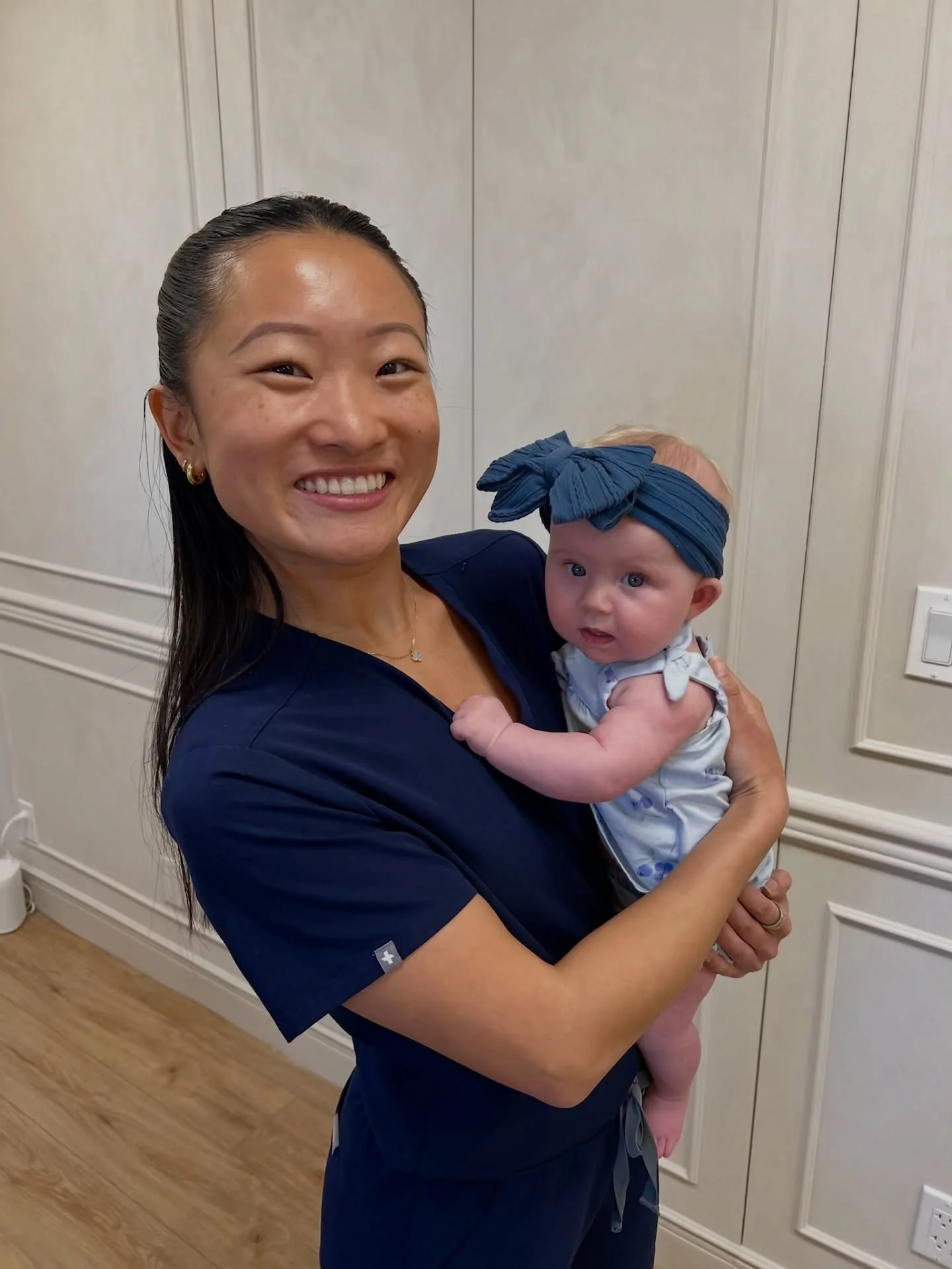 TOO CUTE 🥹🎀 we love having little visitors in the office 🩷 here&rsquo;s Katie with baby Vivi! Thanks for the special surprise @ashlypolese ☺️