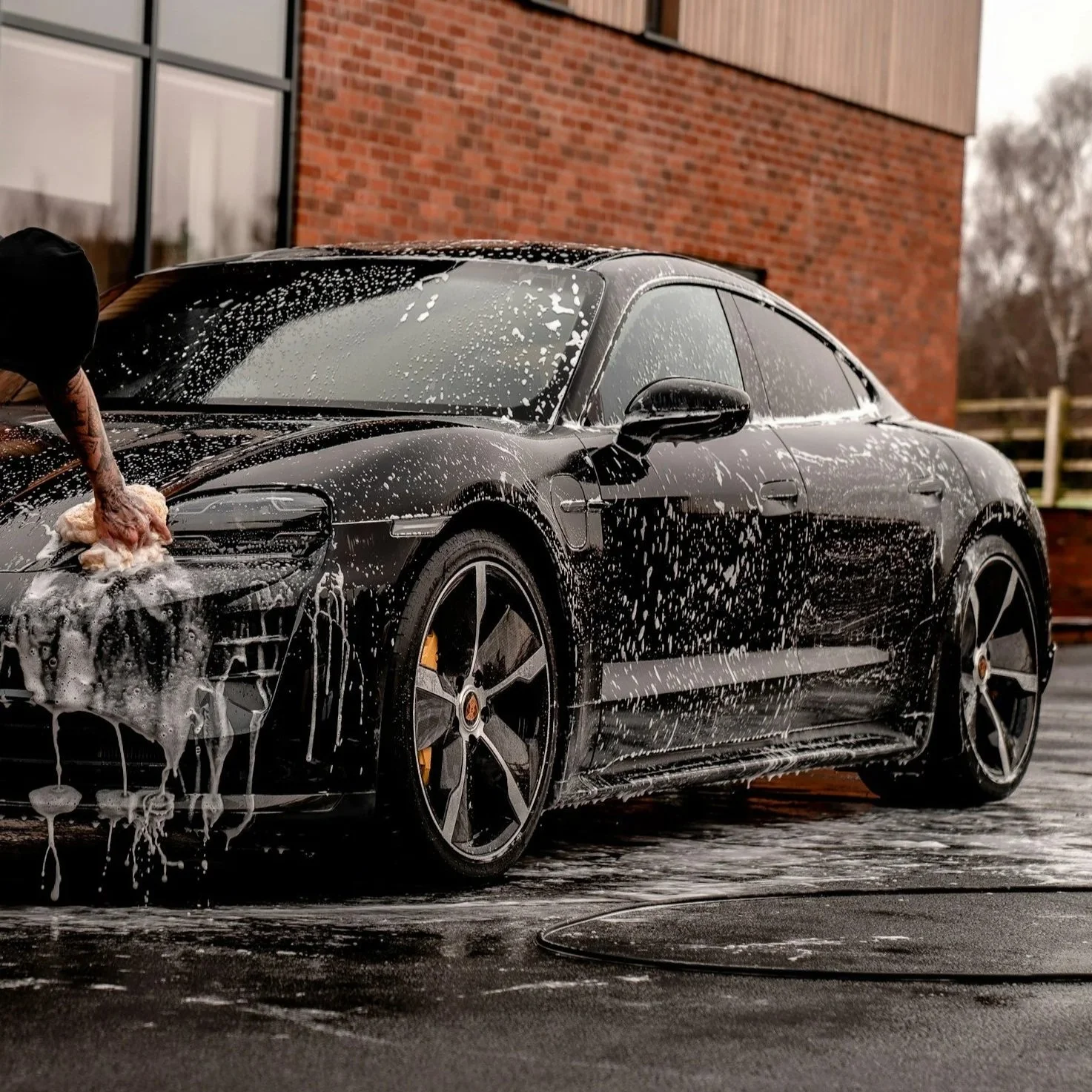 Our mobile car detailing service in Everett: delivering showroom-shine to your vehicle, wherever you are. Get next-level results starting today.
