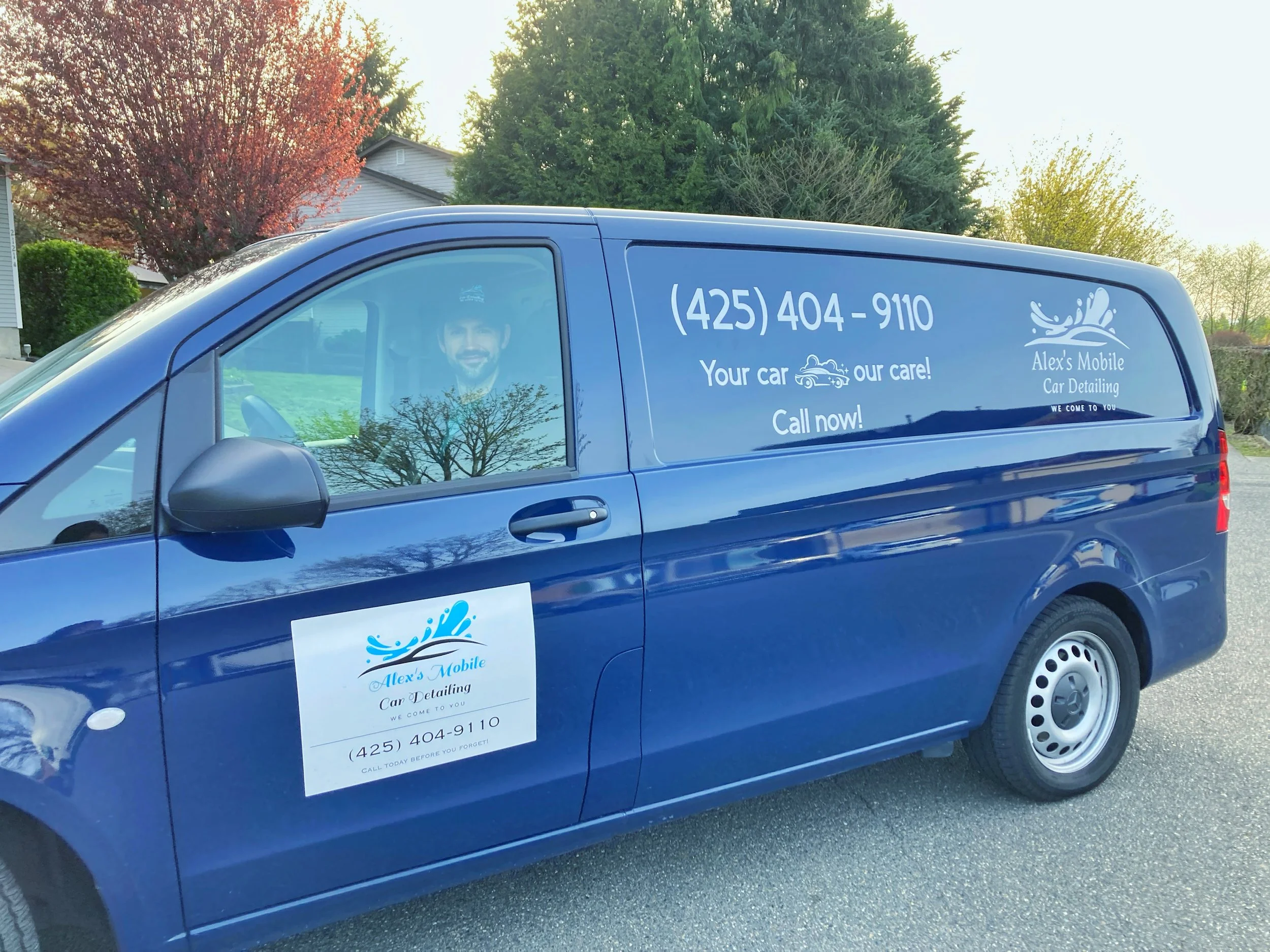 At Alex’s Mobile Detailing, we specialize in mobile car & boat detailing in Everett, Lynnwood, Mukilteo, Bothell, and surrounding areas.