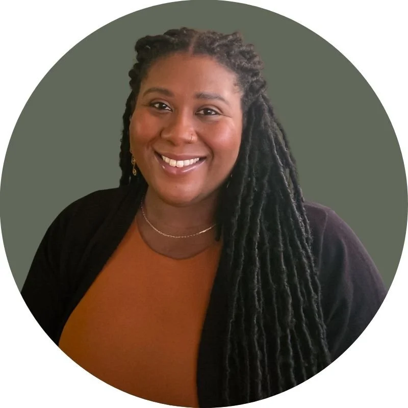 Headshot of Victoria Davis