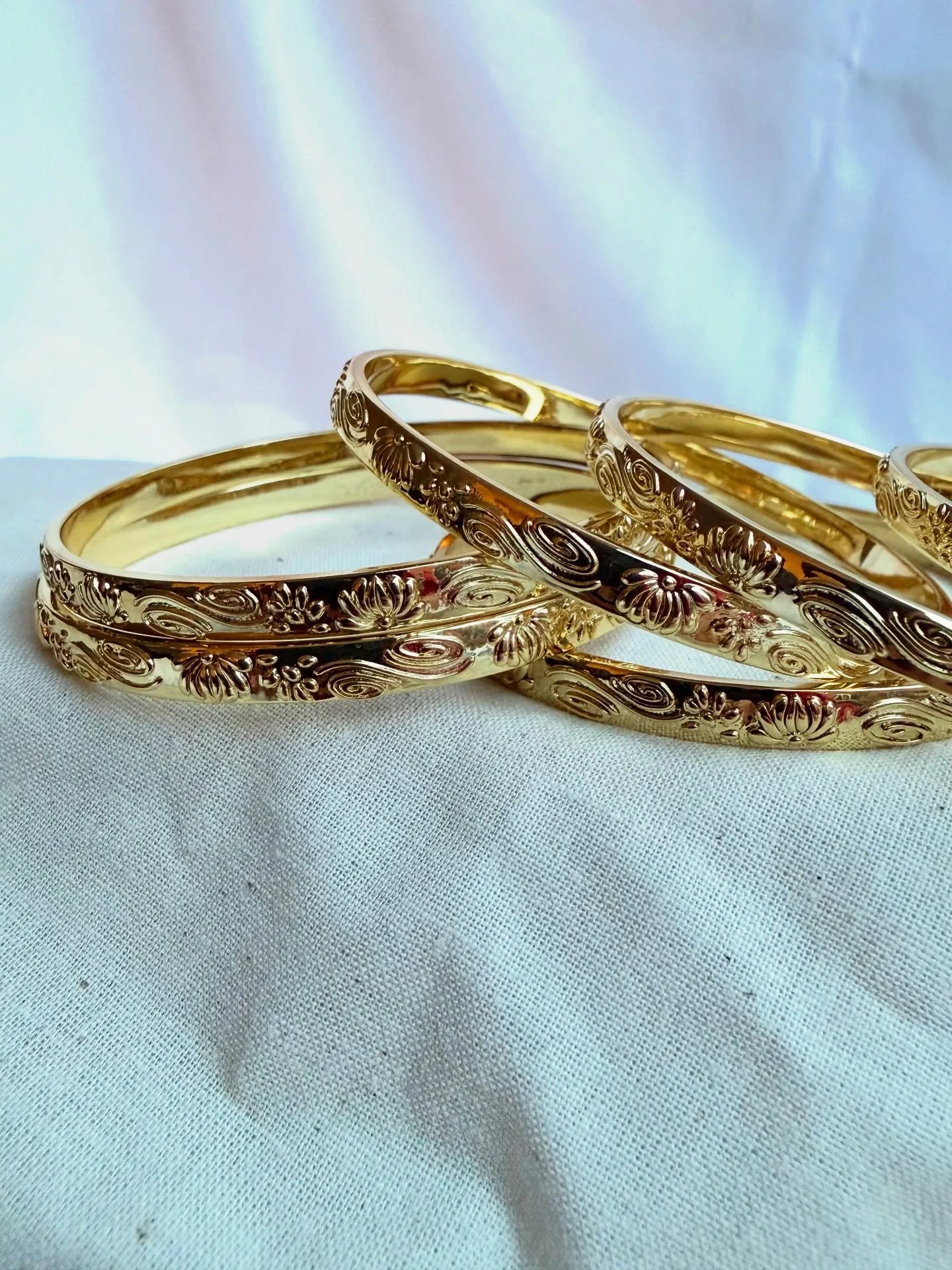 NEW! Shop the Radha Bangles on my website, linked in bio! 

#smallbusinessowner #squarespace #desi #desigirl #smallbusiness