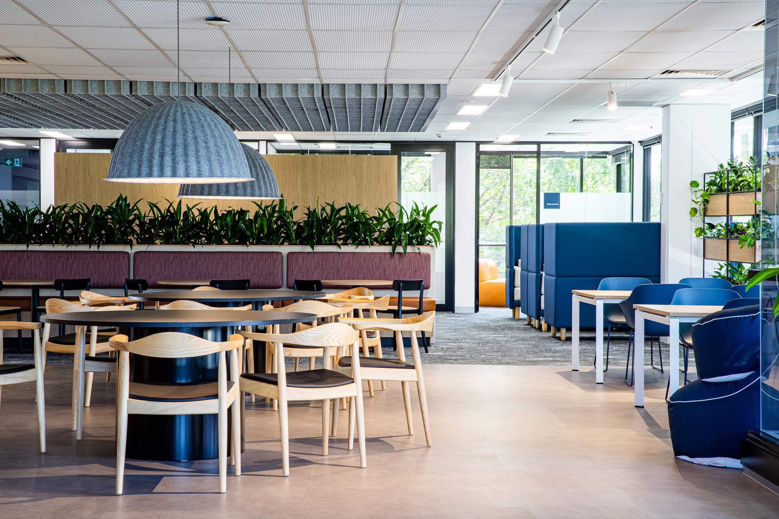 Alstom Office Fitout | Collaborative Workspace Design & Commercial Interiors Brisbane

This Alstom office fitout showcases a contemporary collaborative workspace designed to support connection, flexibility, and employee wellbeing. The open-plan envir