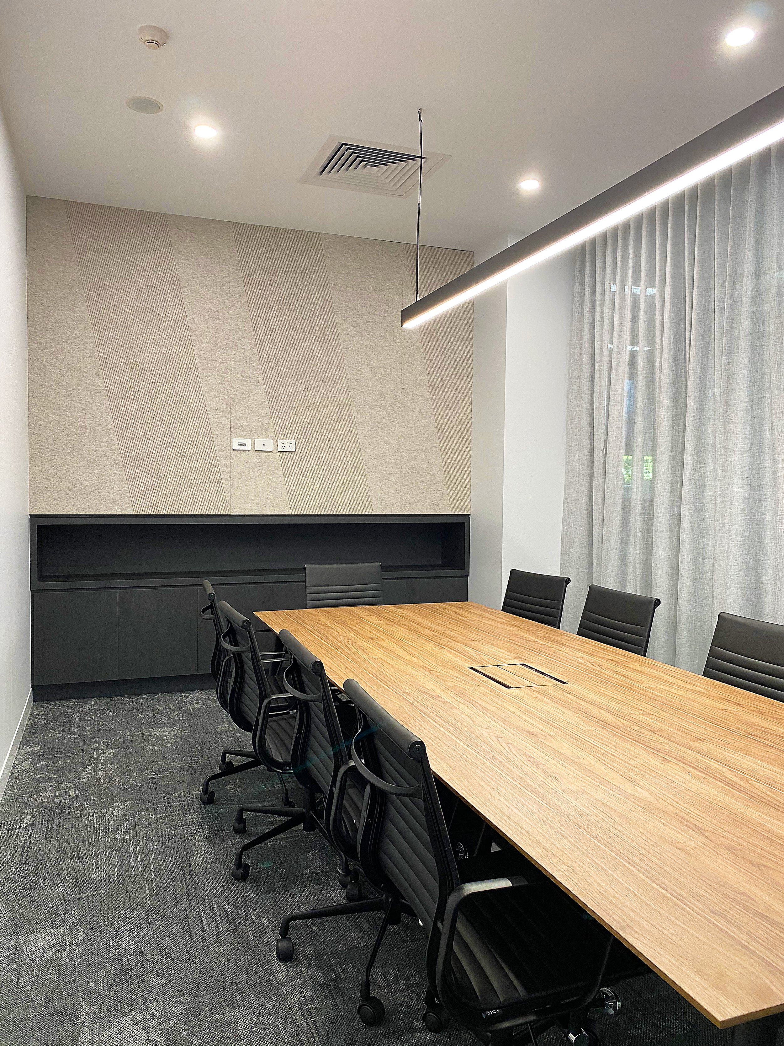 Copper Mountain Mining Office Fitout | Executive Boardroom Design Brisbane

This Copper Mountain Mining office fitout features a contemporary executive boardroom designed to support meetings, presentations, and collaboration. The space incorporates a