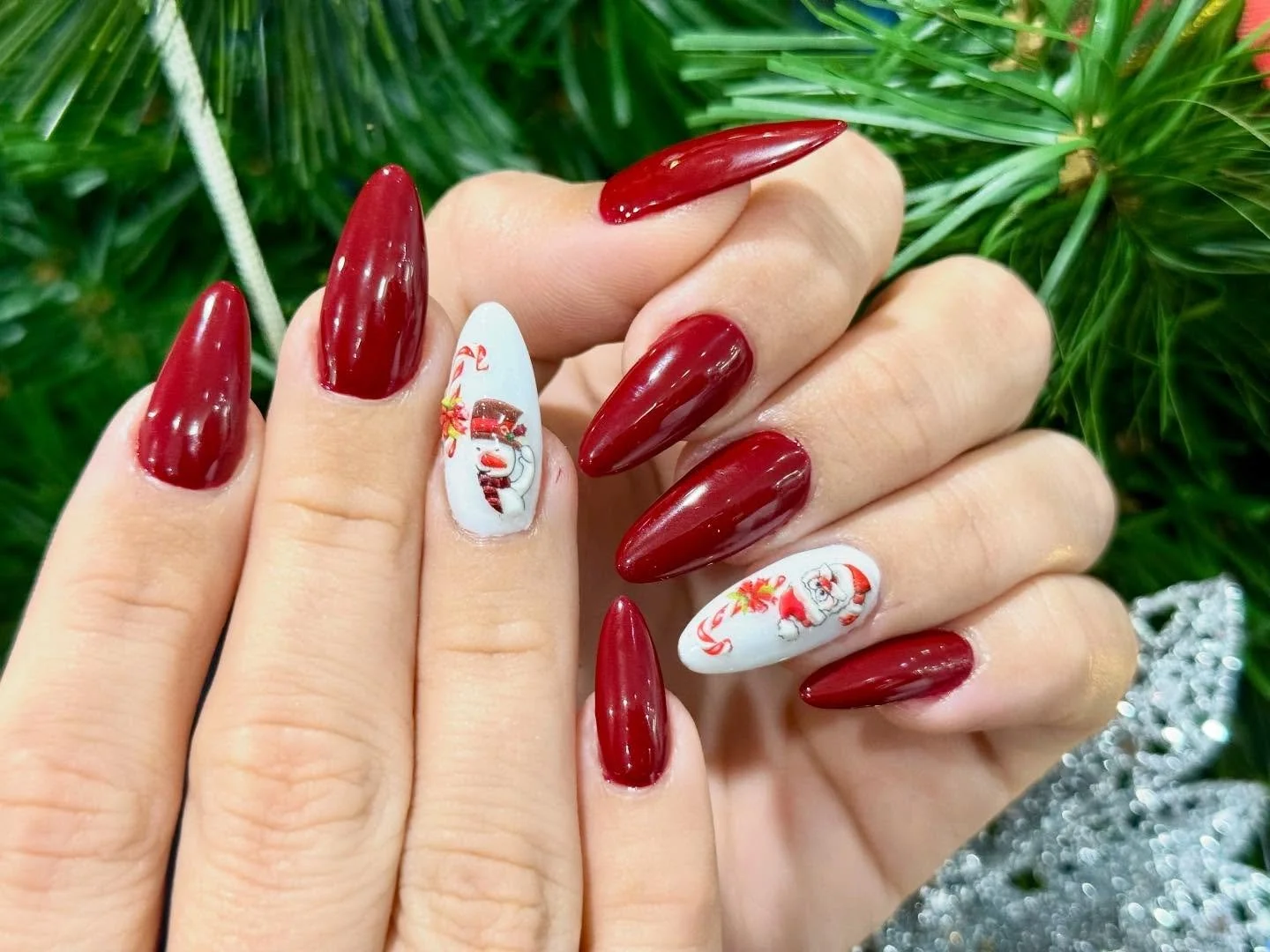 Beautiful Nails for Christmas 🎄💅🏻
.
.
.
#vancouvernails  #vancouvernailtech