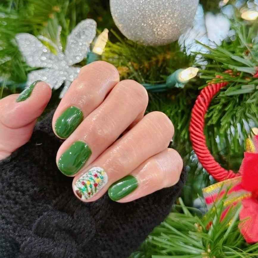 Get your Nails done for Christmas 🎄🎄🎄
.
.
.
#vancouvernails  #vancouvernailsalon  #vancouvernailtech
