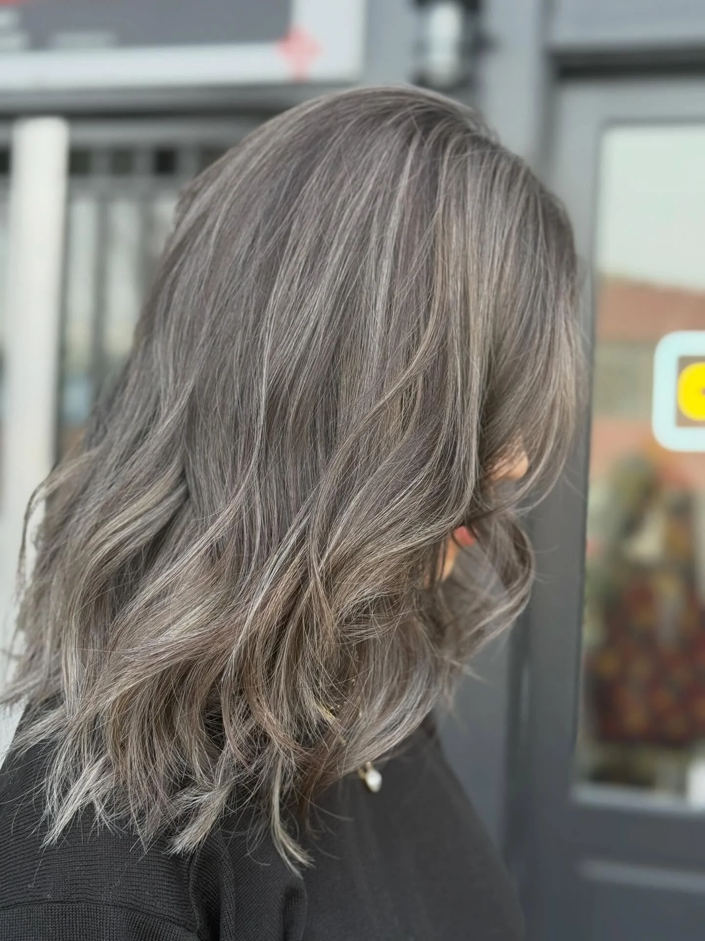 silver grey balayage  with face framing layer 
.
.
.
#vancouverhairstylist  #vancouverhairsalon  #vancouverbalayage #yvrhairstylist  #yvrhair