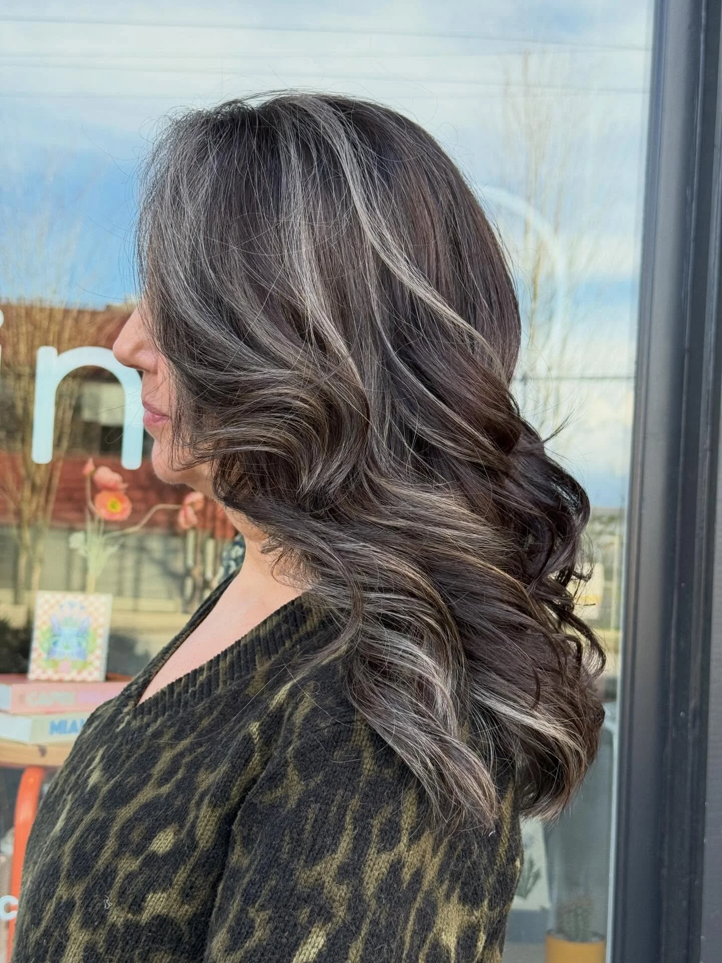 Face  framing highlight silver blonde  high contrast with dark brown is base colour 
.
.
.
#vancouverhairstylist  #vancouverhairsalon  #vancouverhair  #yvrhair  #yvrhairstylist