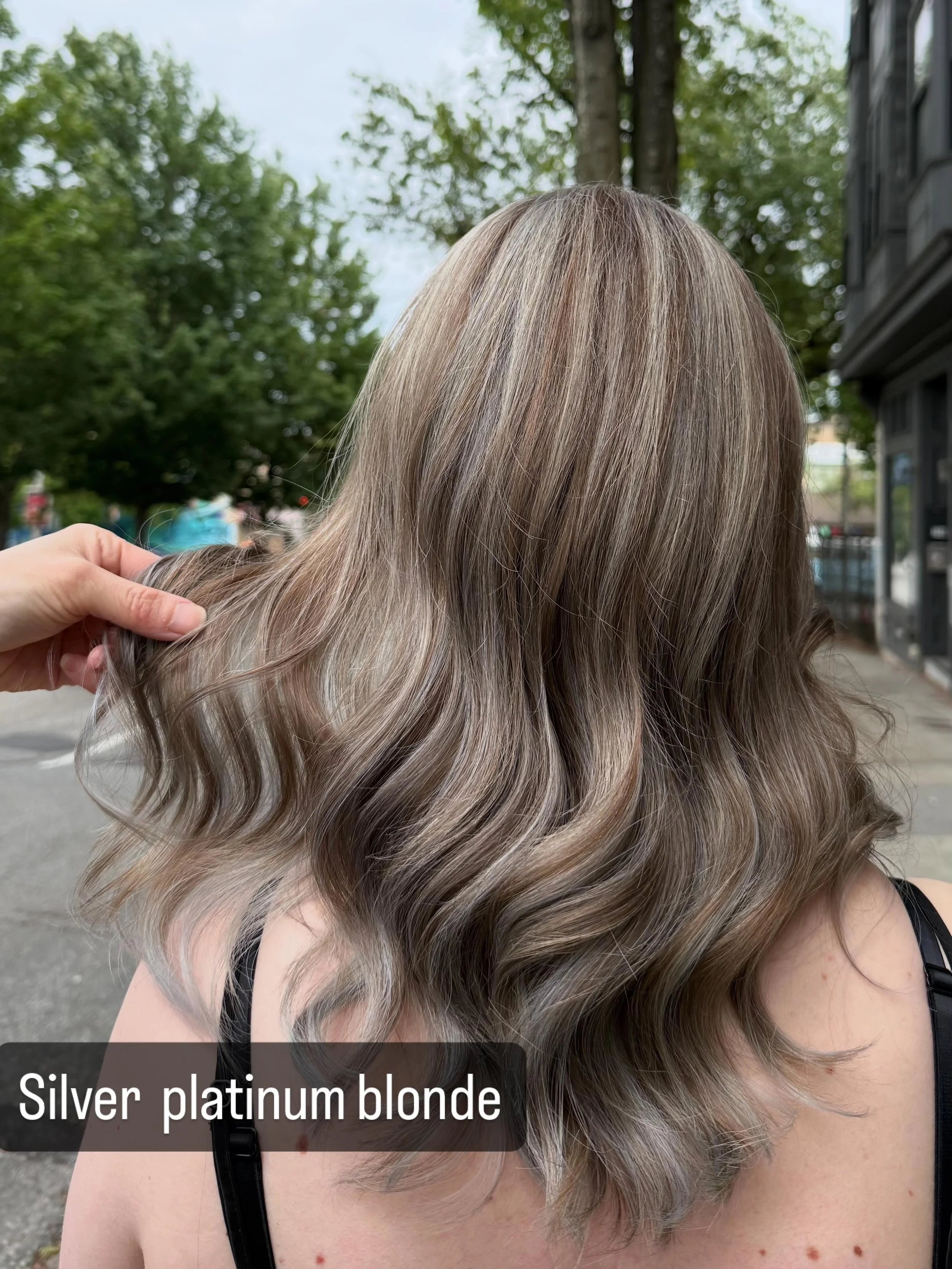 Sliver platinum blonde 
.
.
.
#yvrhair  #vancouverhairstylist  #vancouverhairsalon  #balayage  #yvrhairstylist