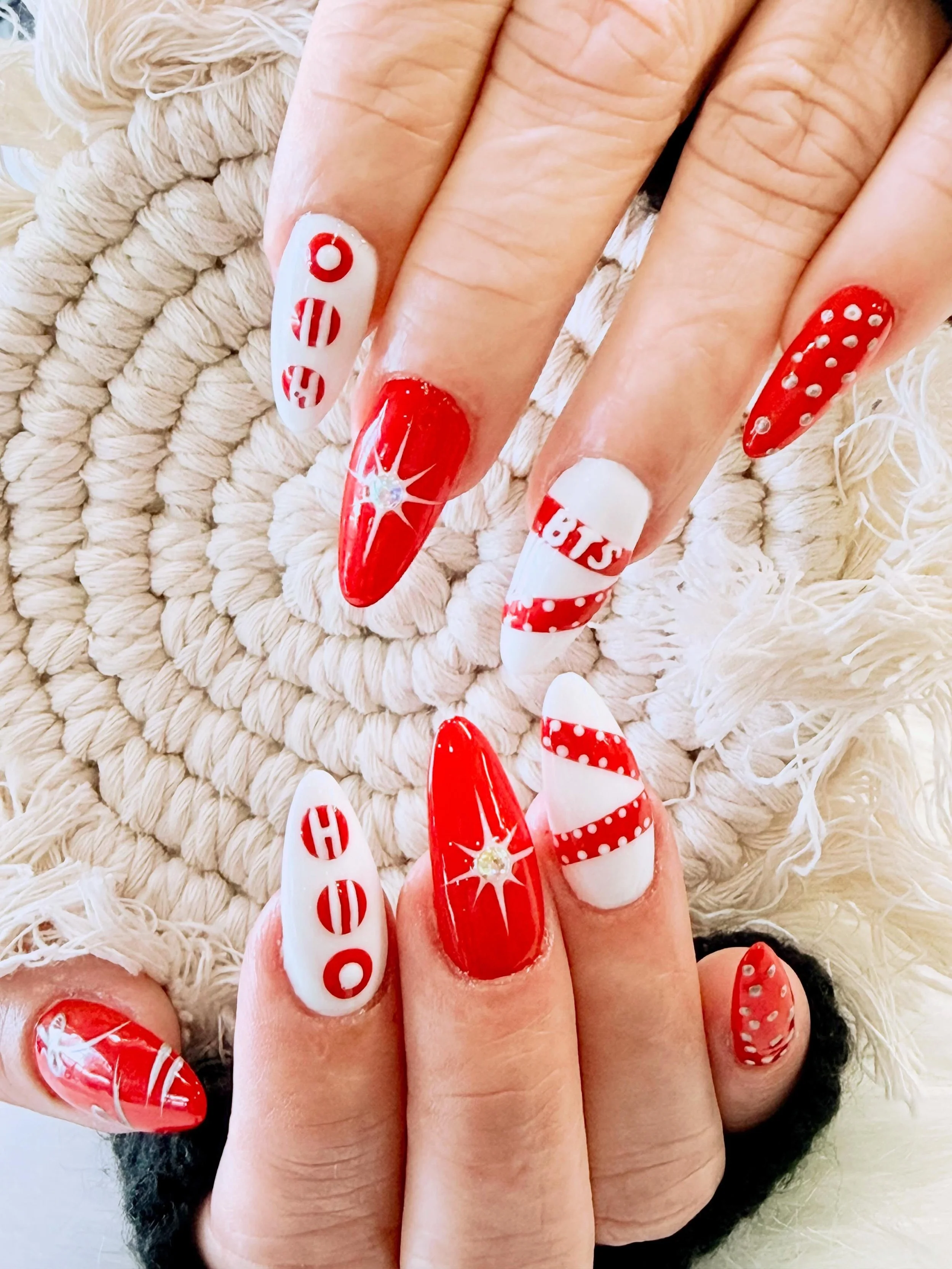 Nails Art 💅🏻💕
.
.
.
#vancouvernails  #vancouvernailsalon  #vancouvernailtech  #yvrnails #nailsart