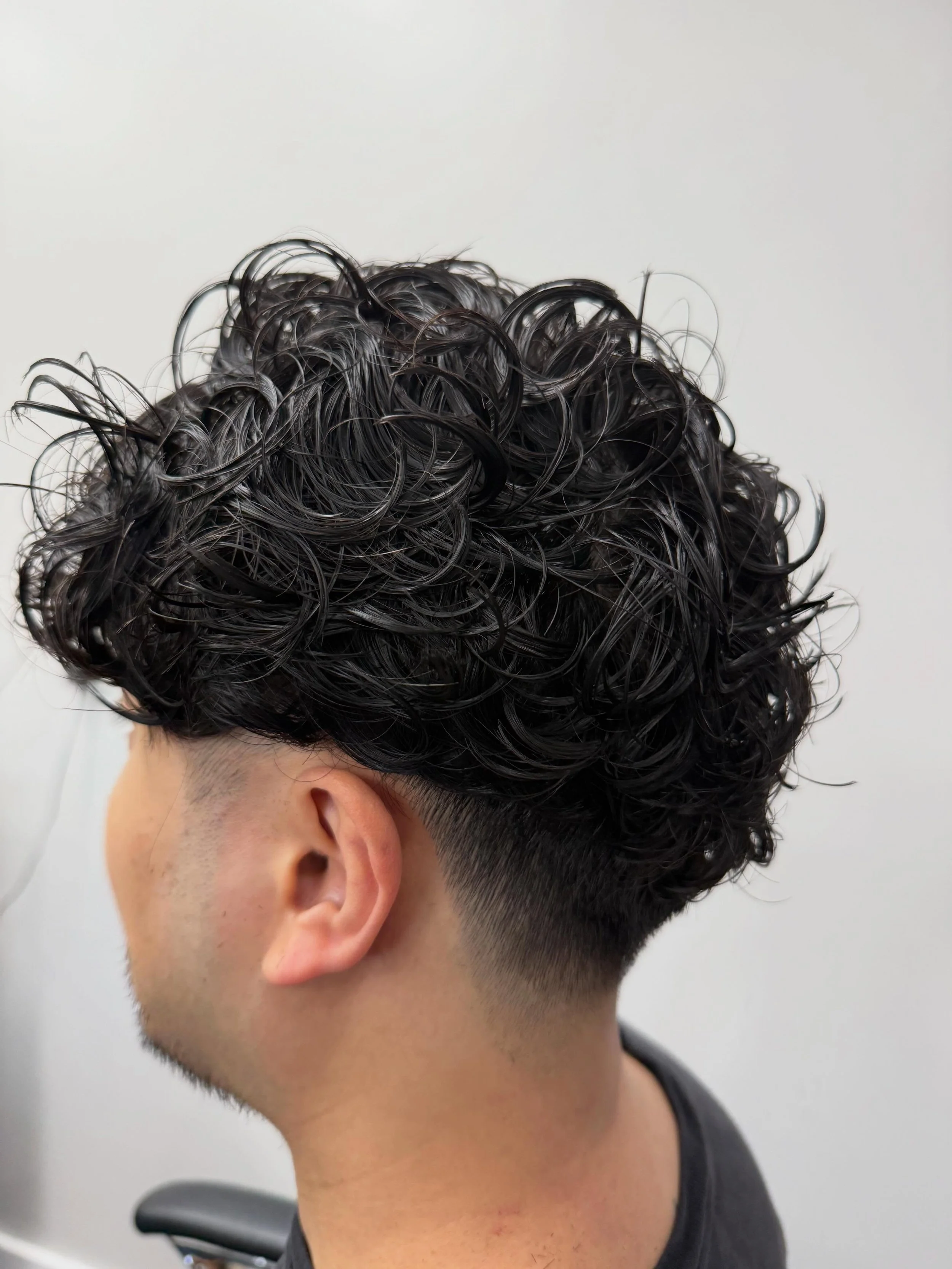 Men perm and hair cut
.
.
.
#vancouverhairstylist  #vancouverhairsalon  #haircut #perm #menhairstyle