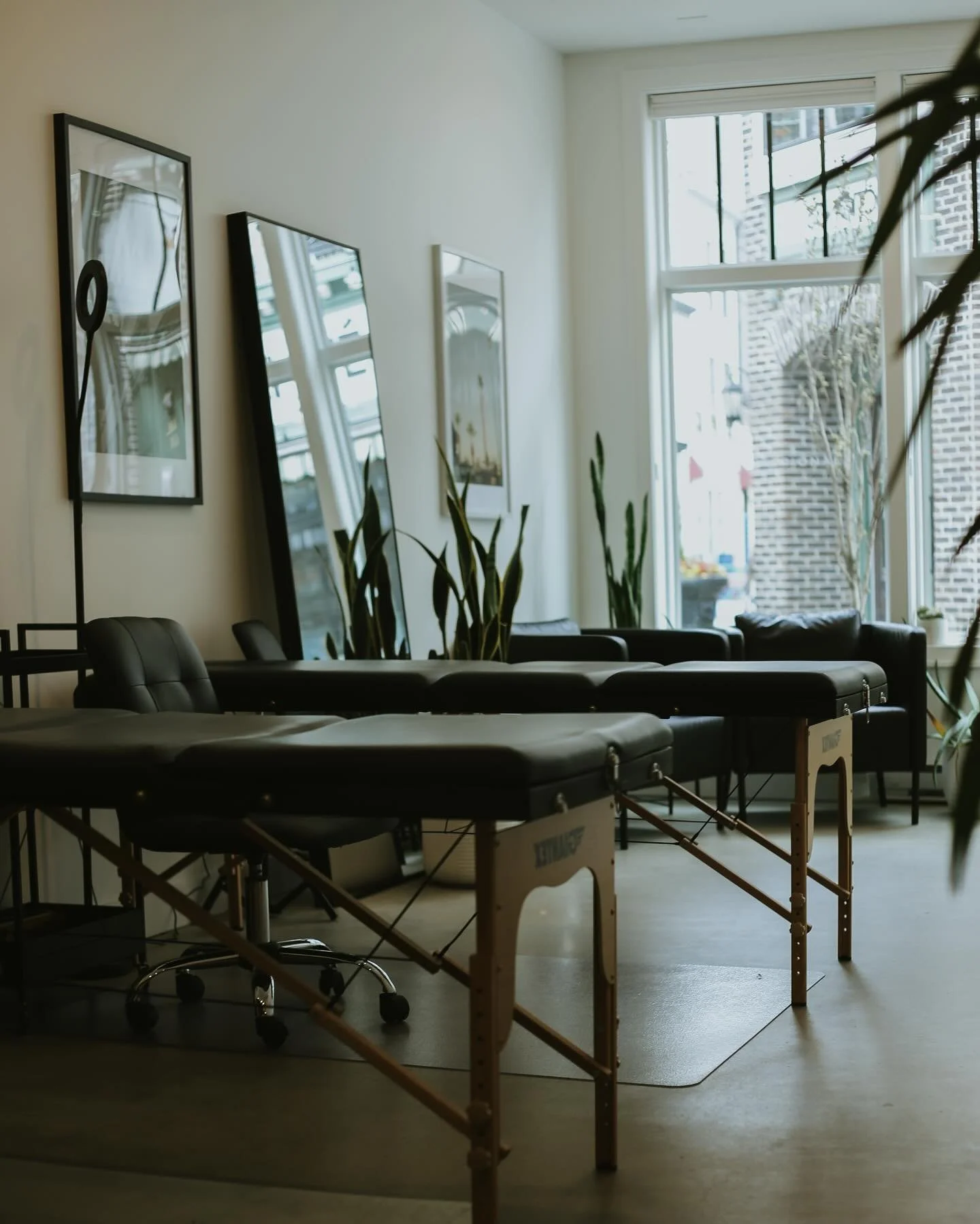 &mdash; GUEST ARTISTS WELCOME &mdash;

Studio Risa is a 489 sq ft professional tattoo studio located in Downtown Chilliwack&rsquo;s newest prime location - @district1881. In the heart of this little European inspired village we call home, you&rsquo;l