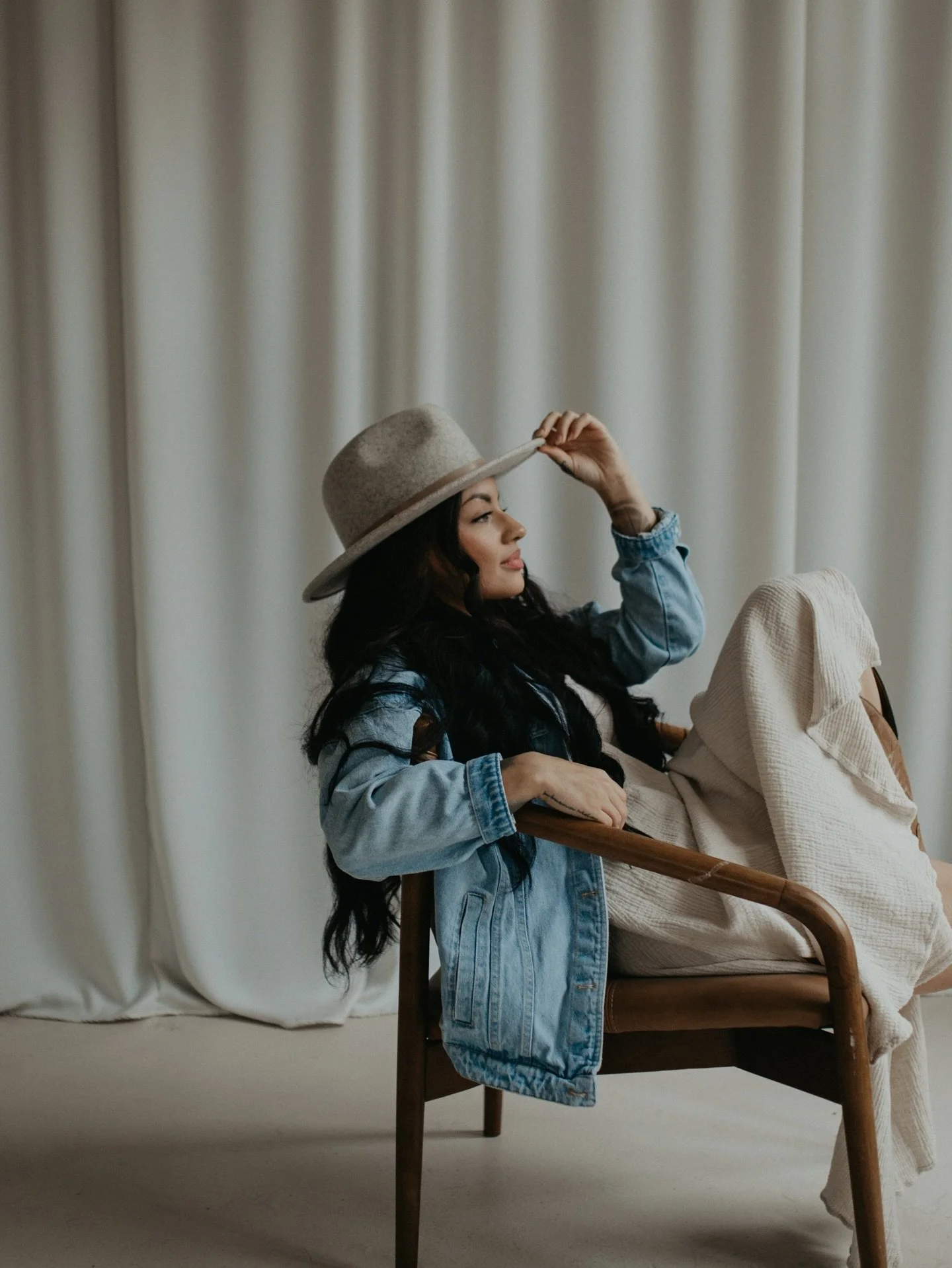 NOW BOOKING FEBRUARY + MARCH ✨

✉️ Email : studioriisa@gmail.com