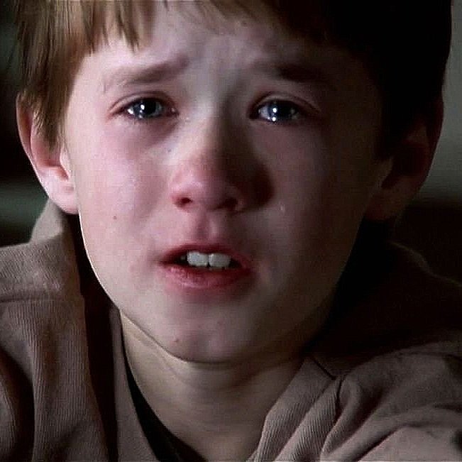 1529338137-the-sixth-sense-haley-joel-osment.jpg