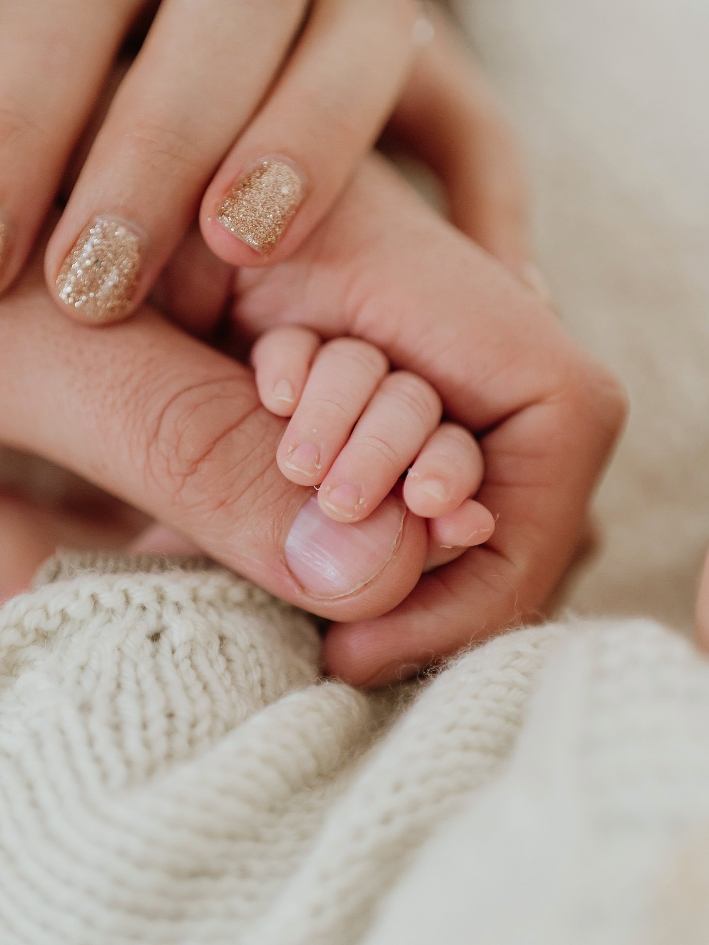 Eve requested lots of little detail photos on Sienna&rsquo;s tiny feet and hands. Did I go a bit overboard? Absolutely not. They&rsquo;ll never be this tiny again!