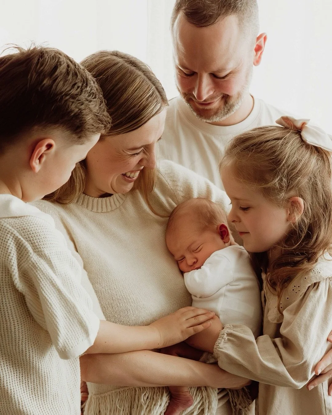 This was such a beautiful session, I couldn&rsquo;t wait to get it up on the grid. It was such a pleasure to be invited to Lucy&rsquo;s home and to capture brand new baby Esme with her family. There is something so special about doing a home session,