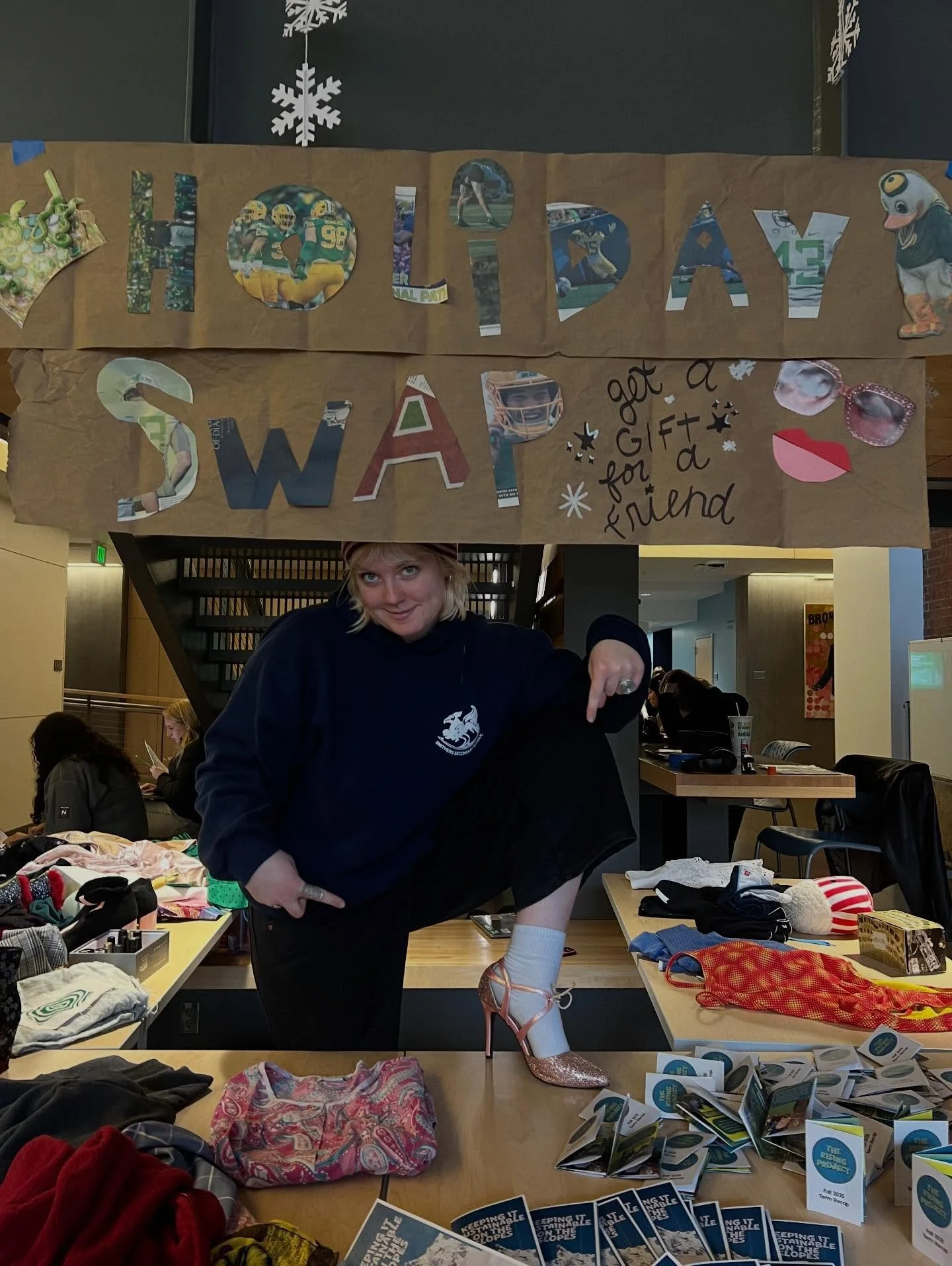 What a great day for a holiday swap! A big thank you for everyone who brought stuff &mdash; anything that was not swapped, will be donated! 🎁